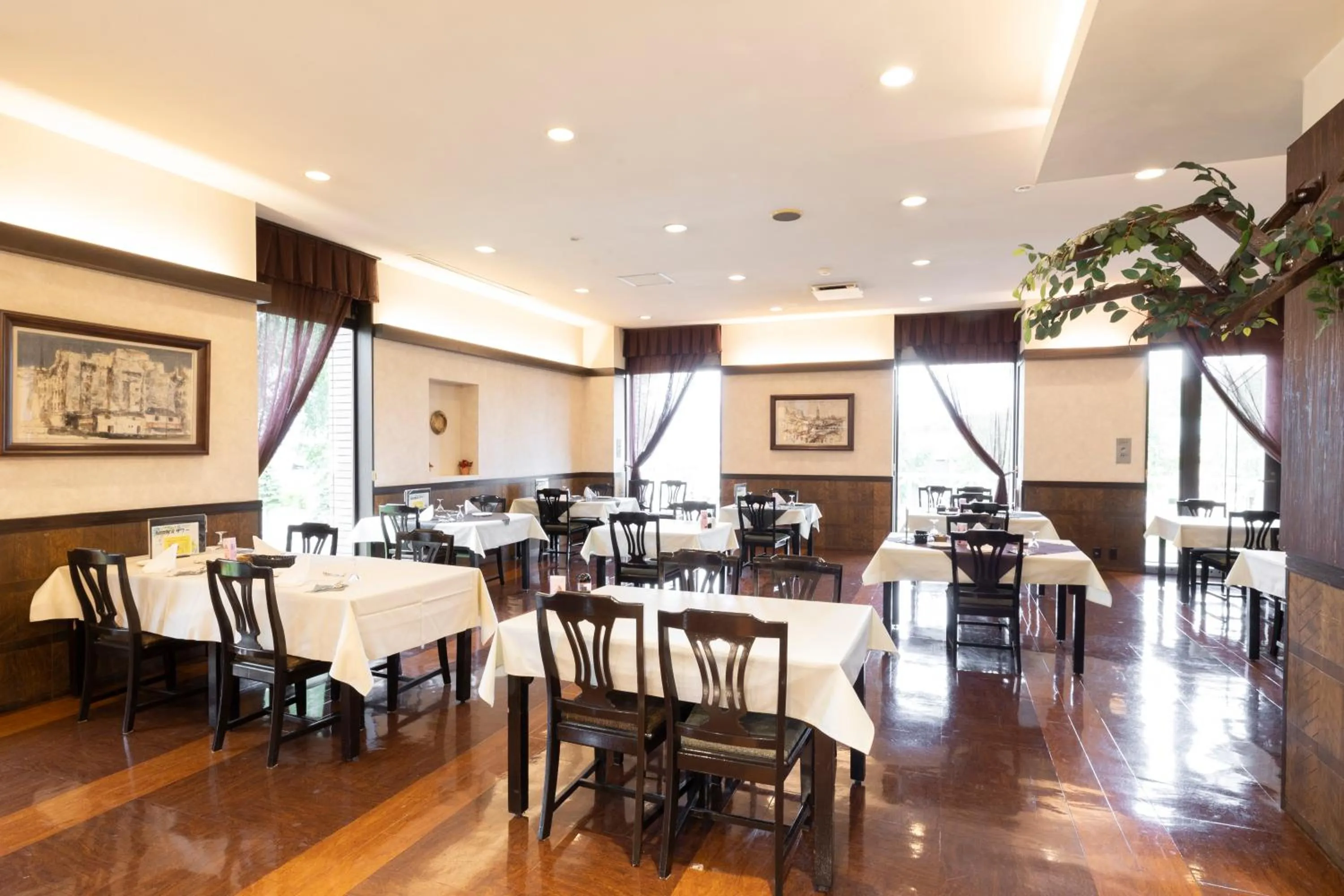 Restaurant/places to eat in Hotel Edel Warme