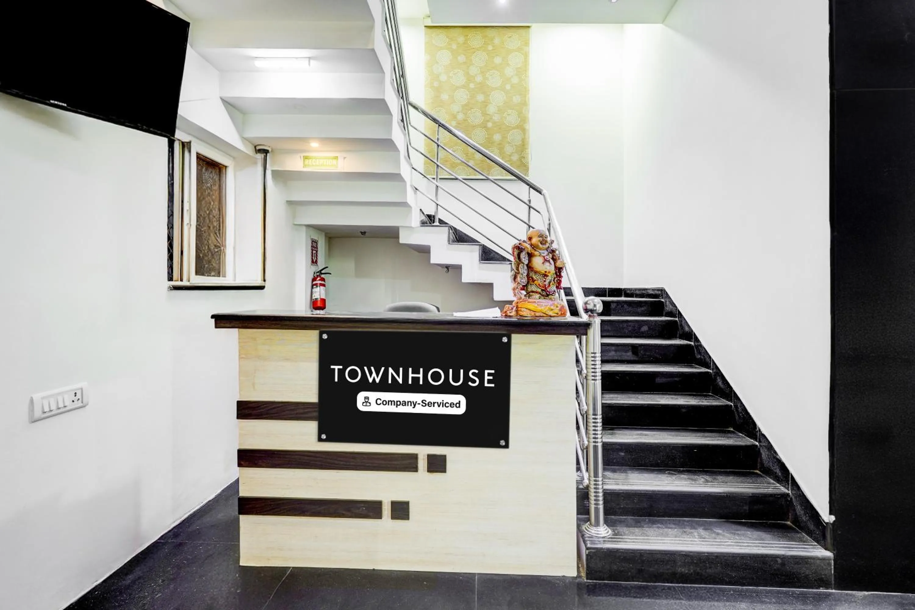 Lobby or reception in Super Townhouse Chennai Near Airport Formerly Sai Bala Budget