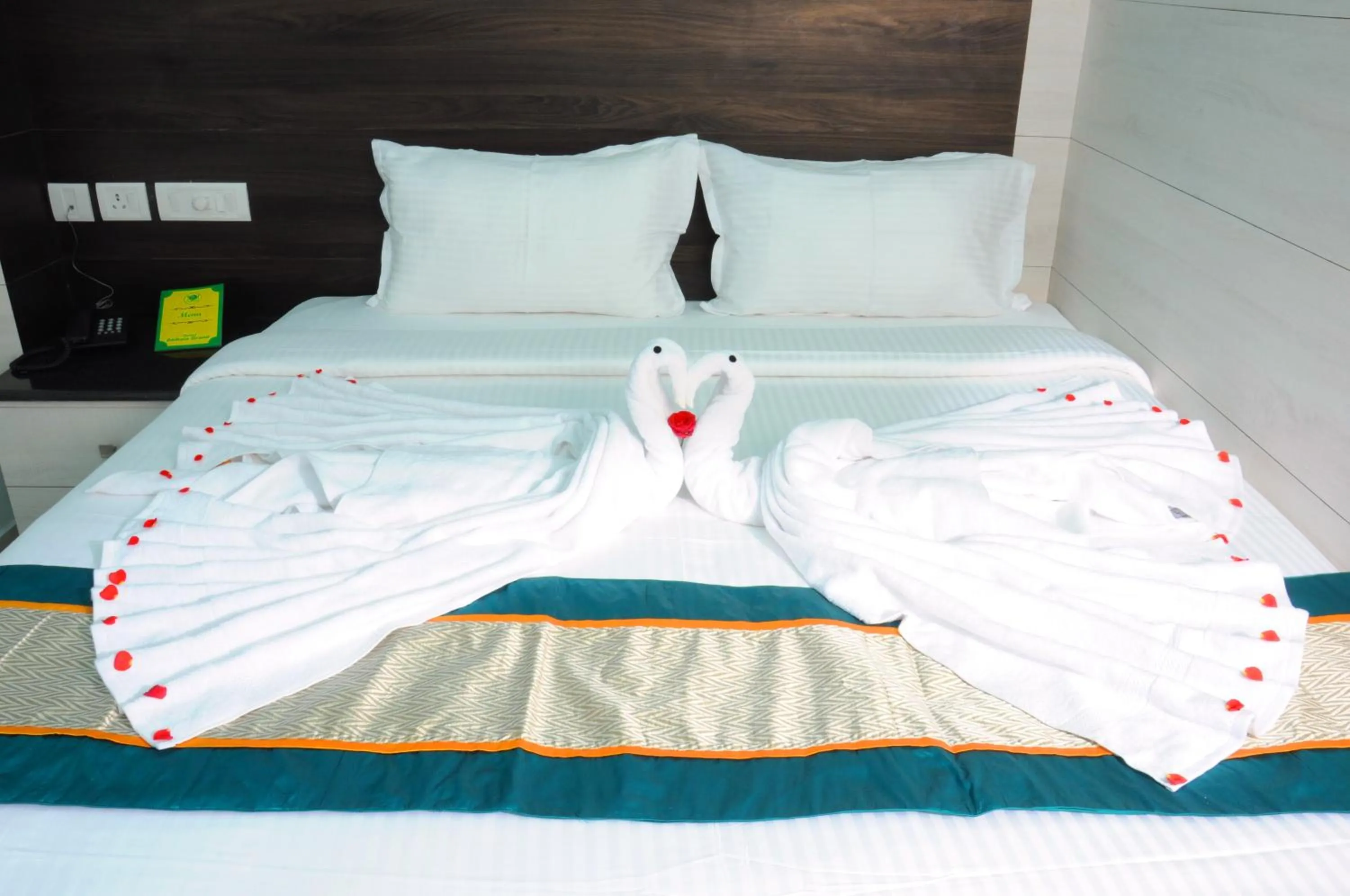 Bed in Saibala Budget Airport Hotel