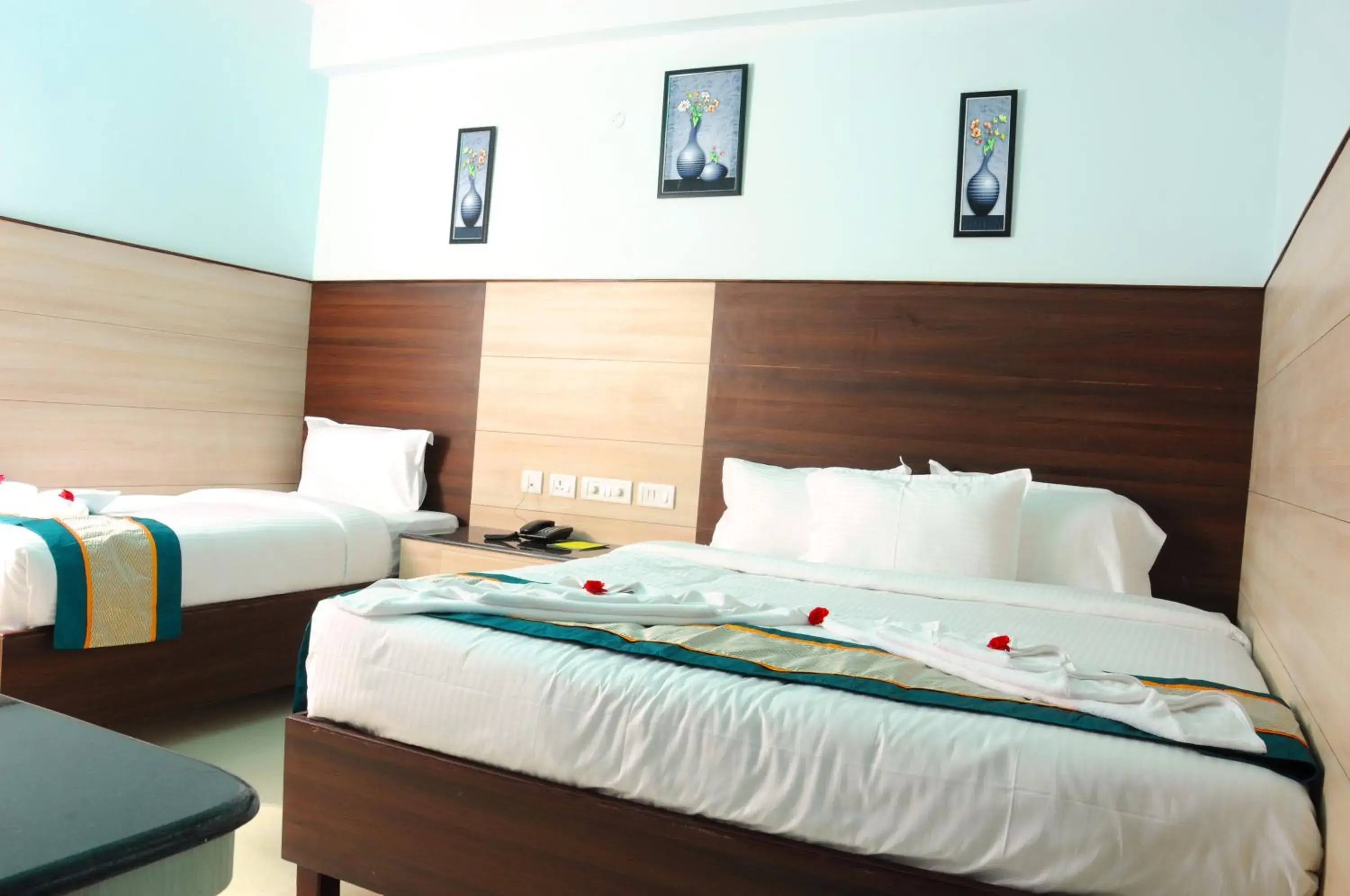 Deluxe Triple Room in Saibala Budget Airport Hotel Deluxe Triple Room in Saibala Budget Airport Hotel
