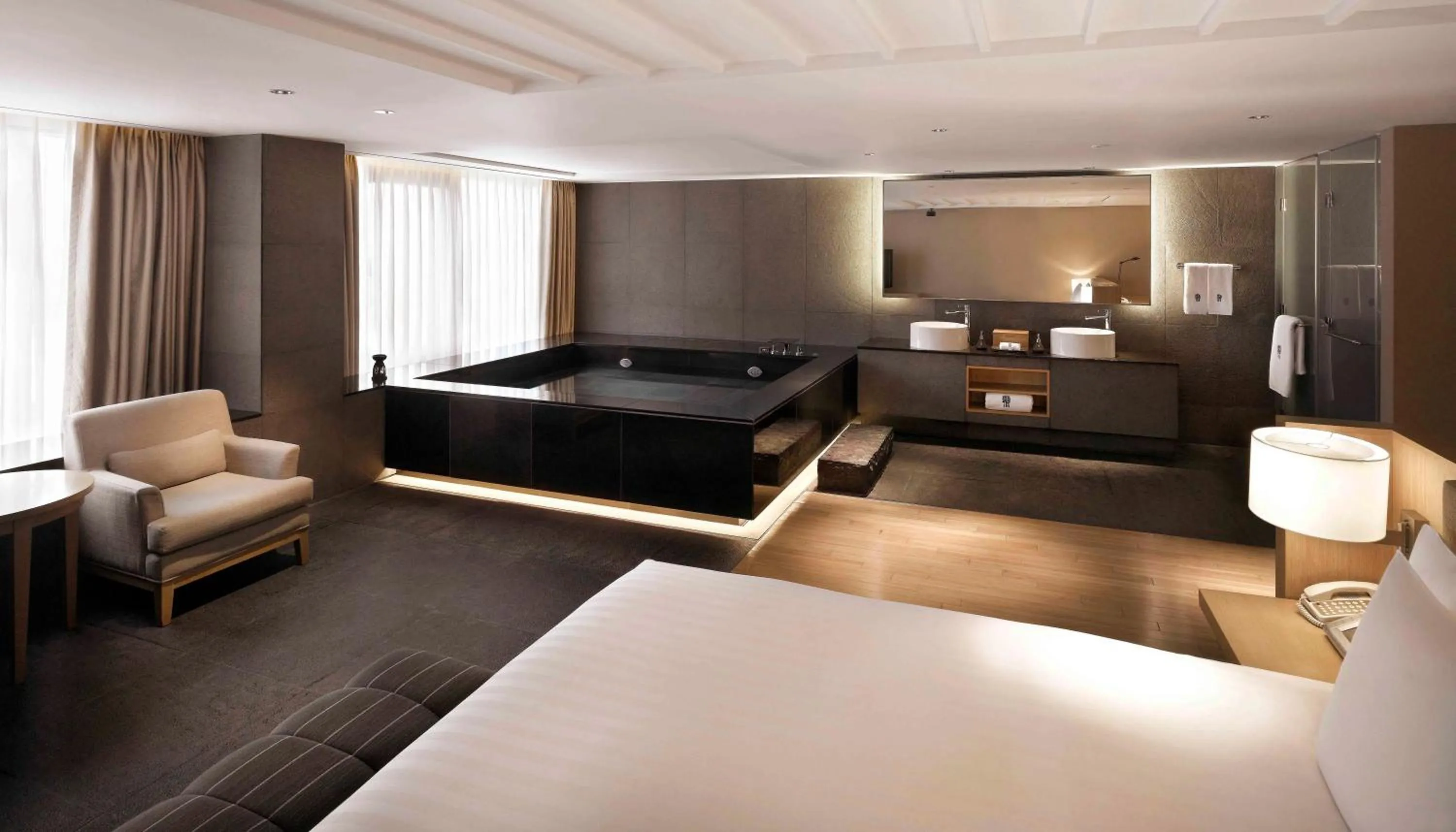 Bed in Banyan Tree Club & Spa Seoul