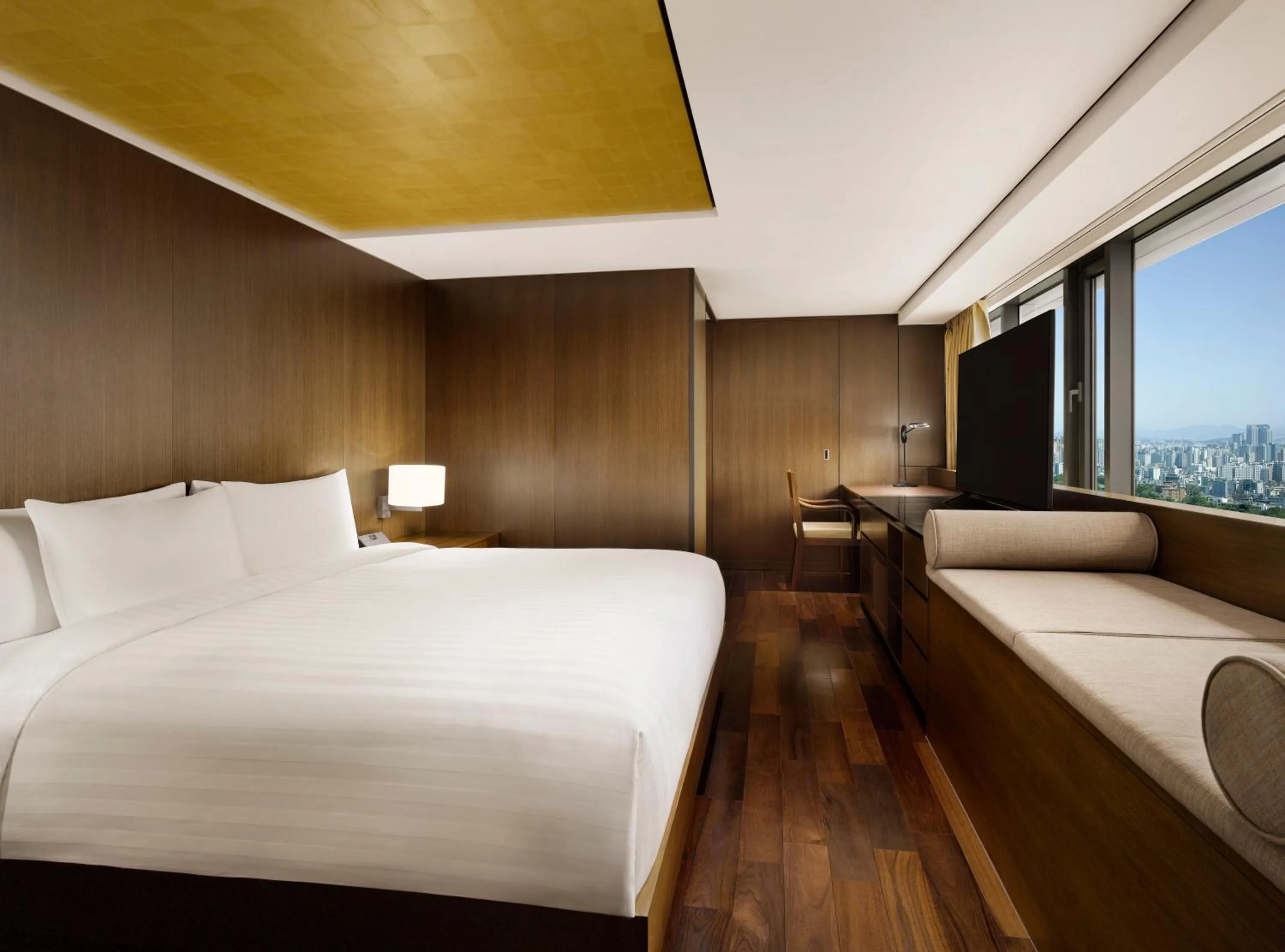 Bed in Banyan Tree Club & Spa Seoul