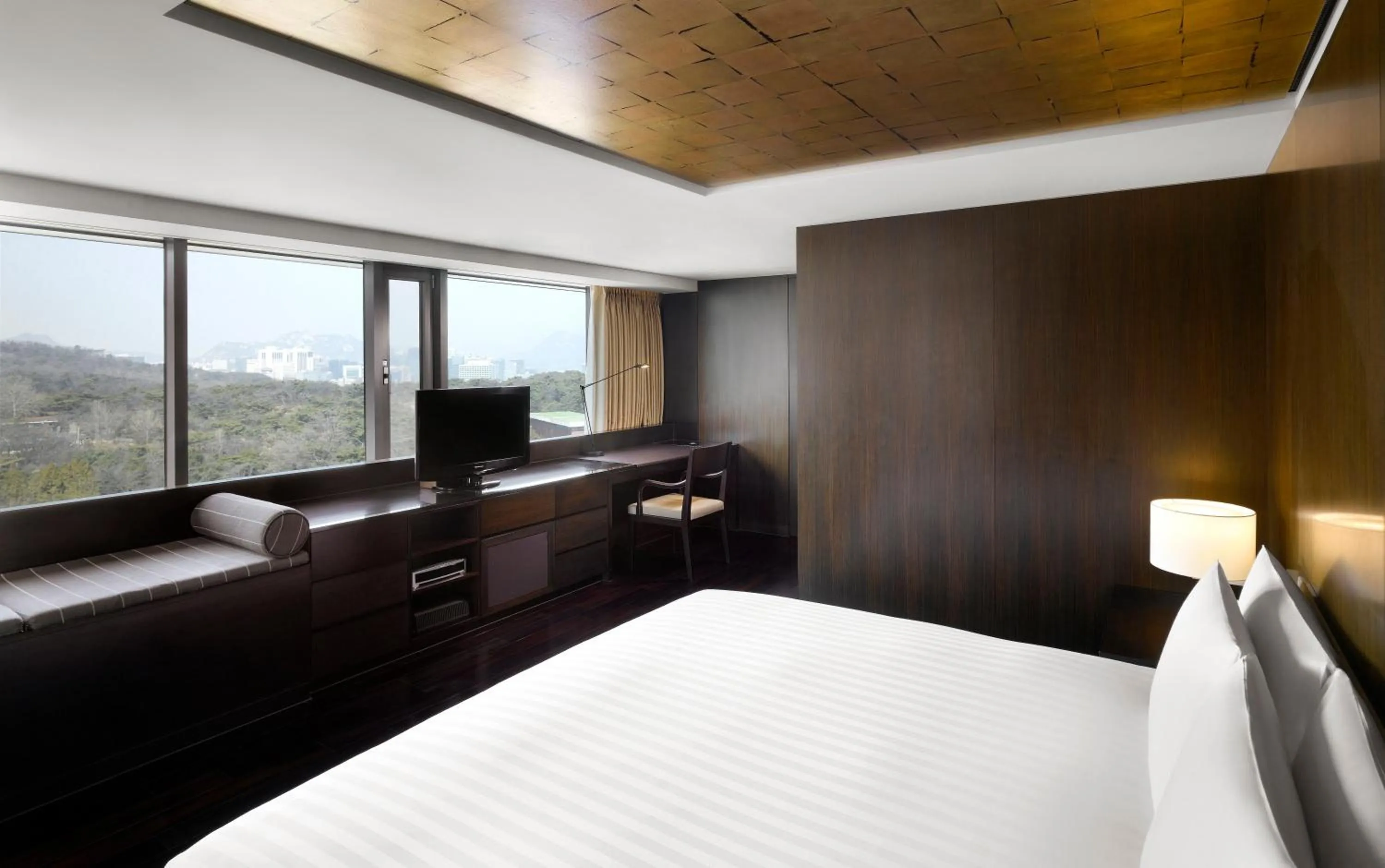 Bed in Banyan Tree Club & Spa Seoul