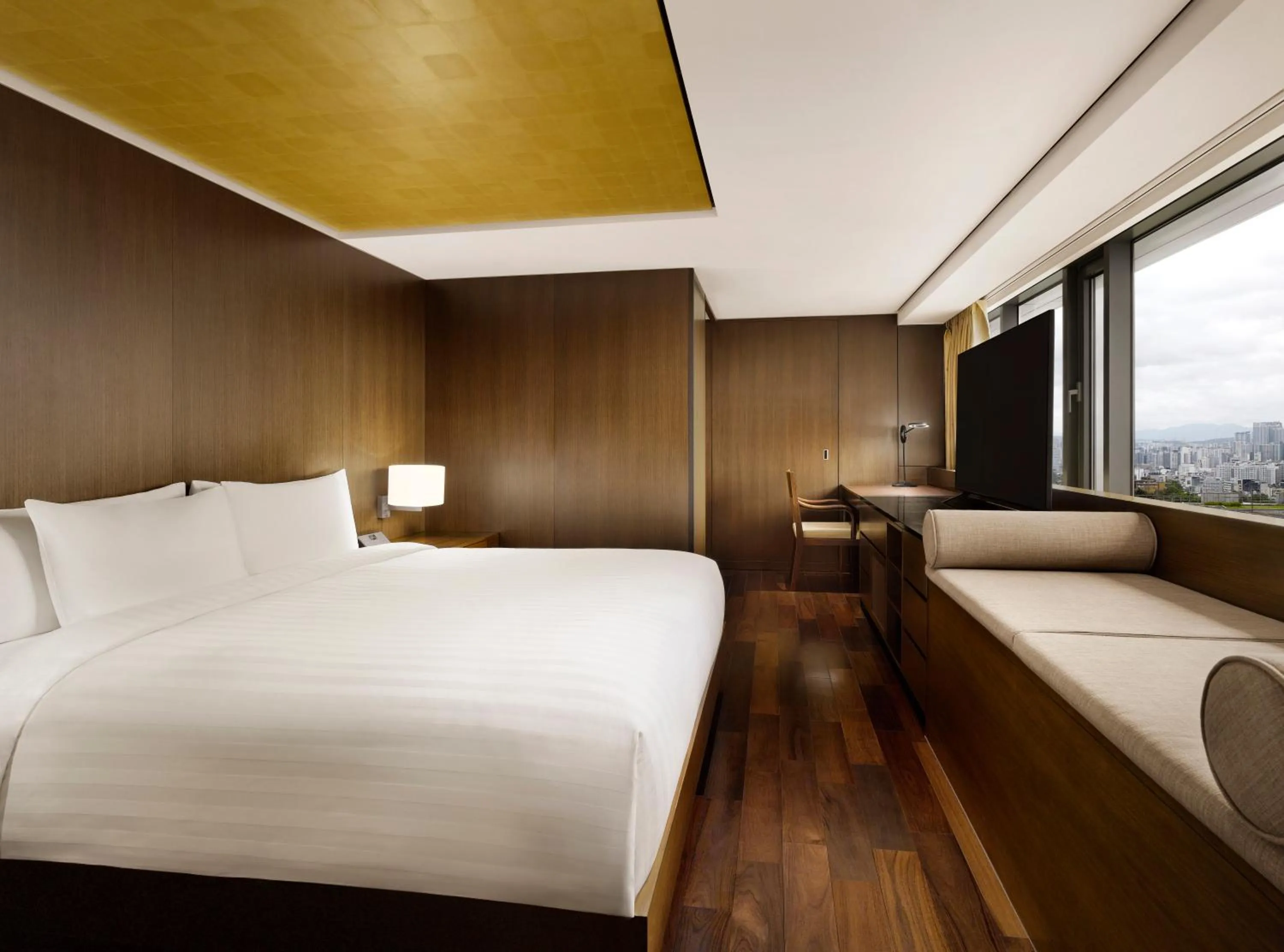 Bed in Banyan Tree Club & Spa Seoul