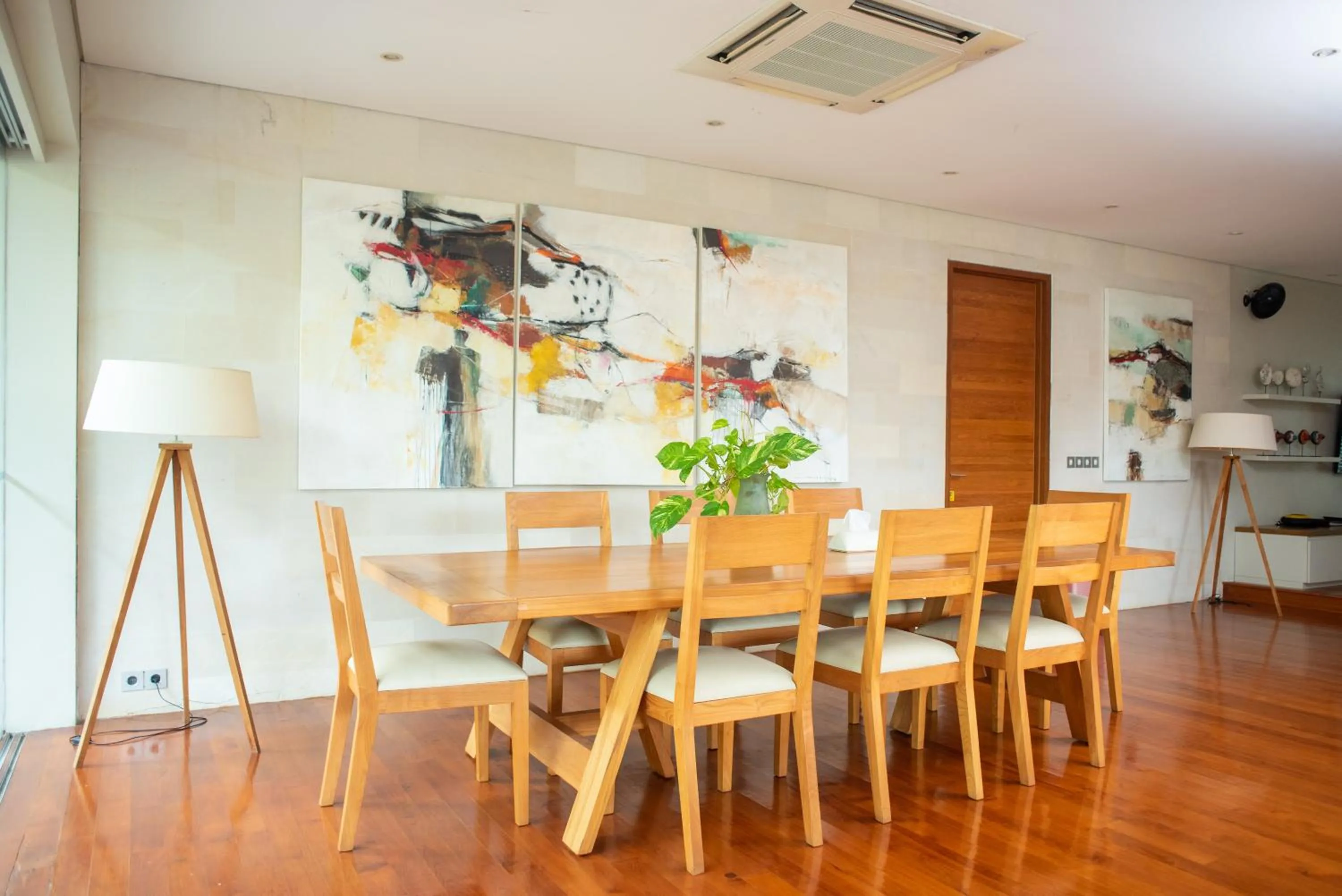 Dining area in Sienna Villas Seminyak
