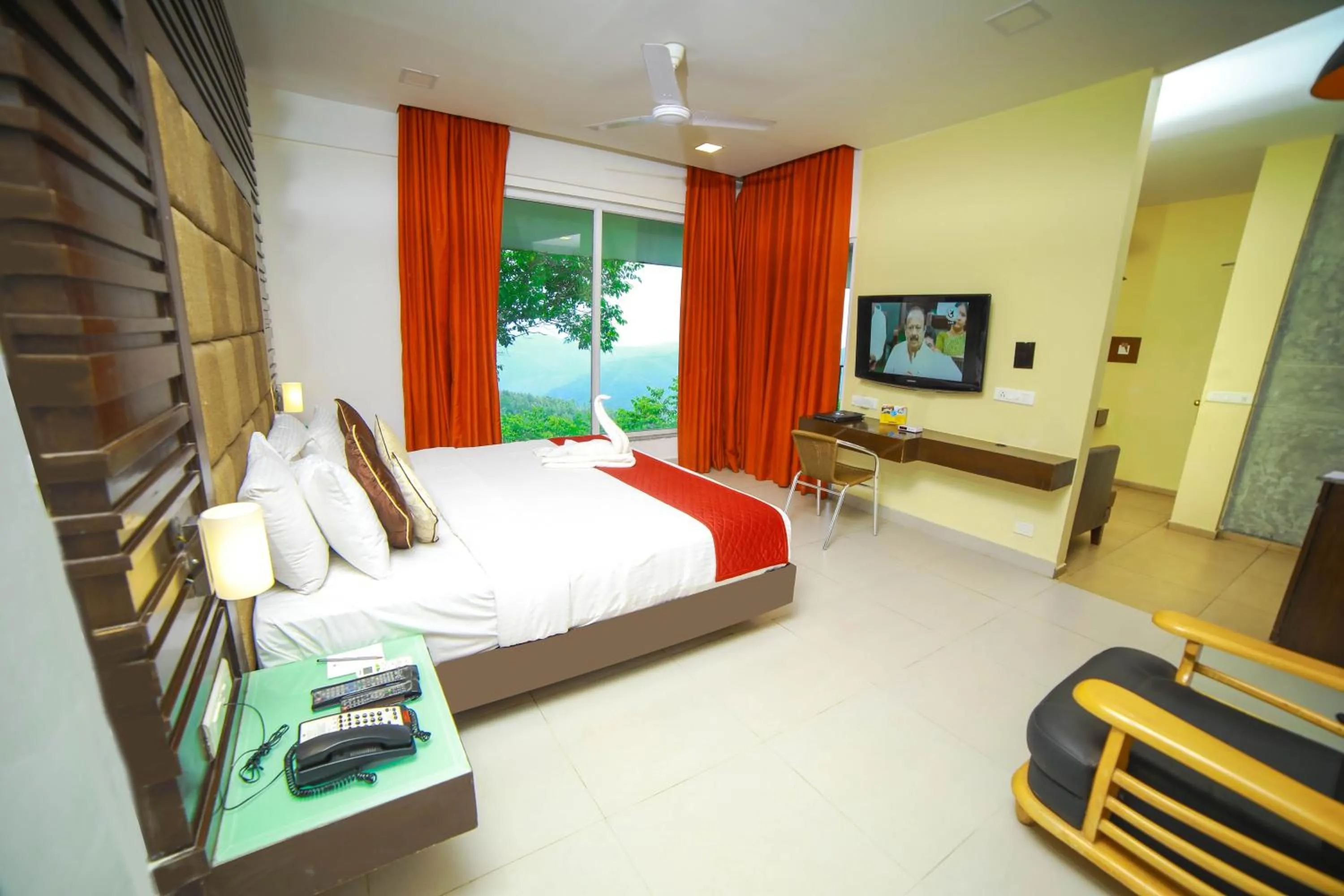 Photo of the whole room, Bed in Grand Palace Hotel & Spa