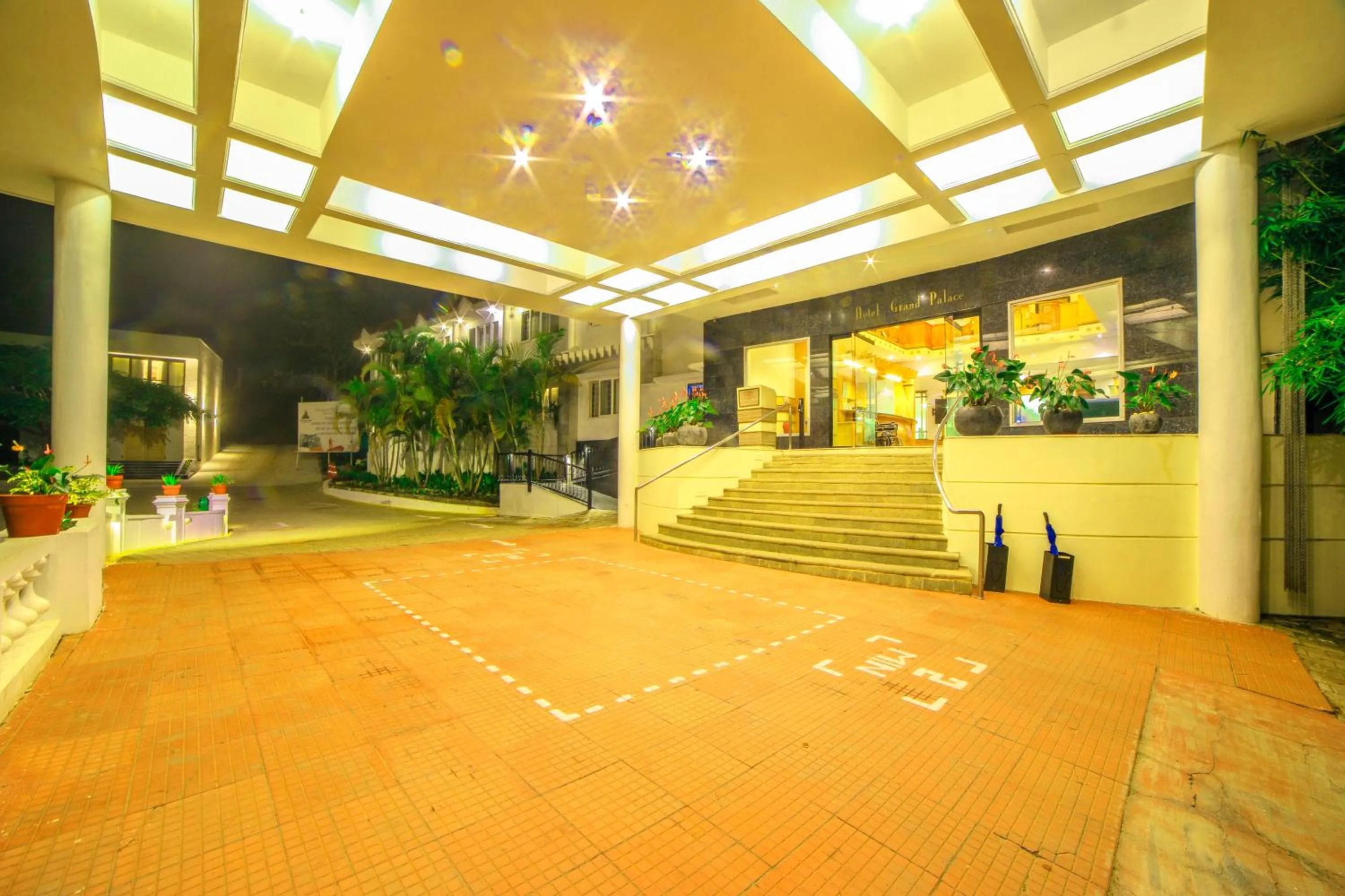 Facade/entrance in Grand Palace Hotel & Spa