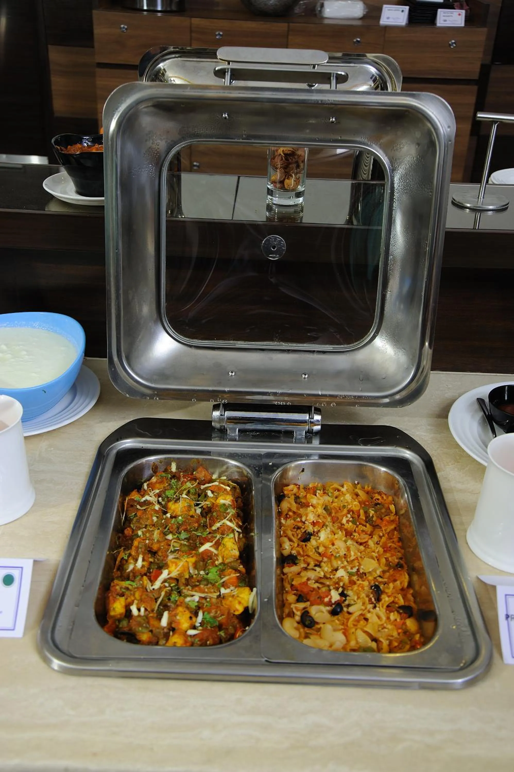 Restaurant/places to eat in Grand Palace Hotel & Spa