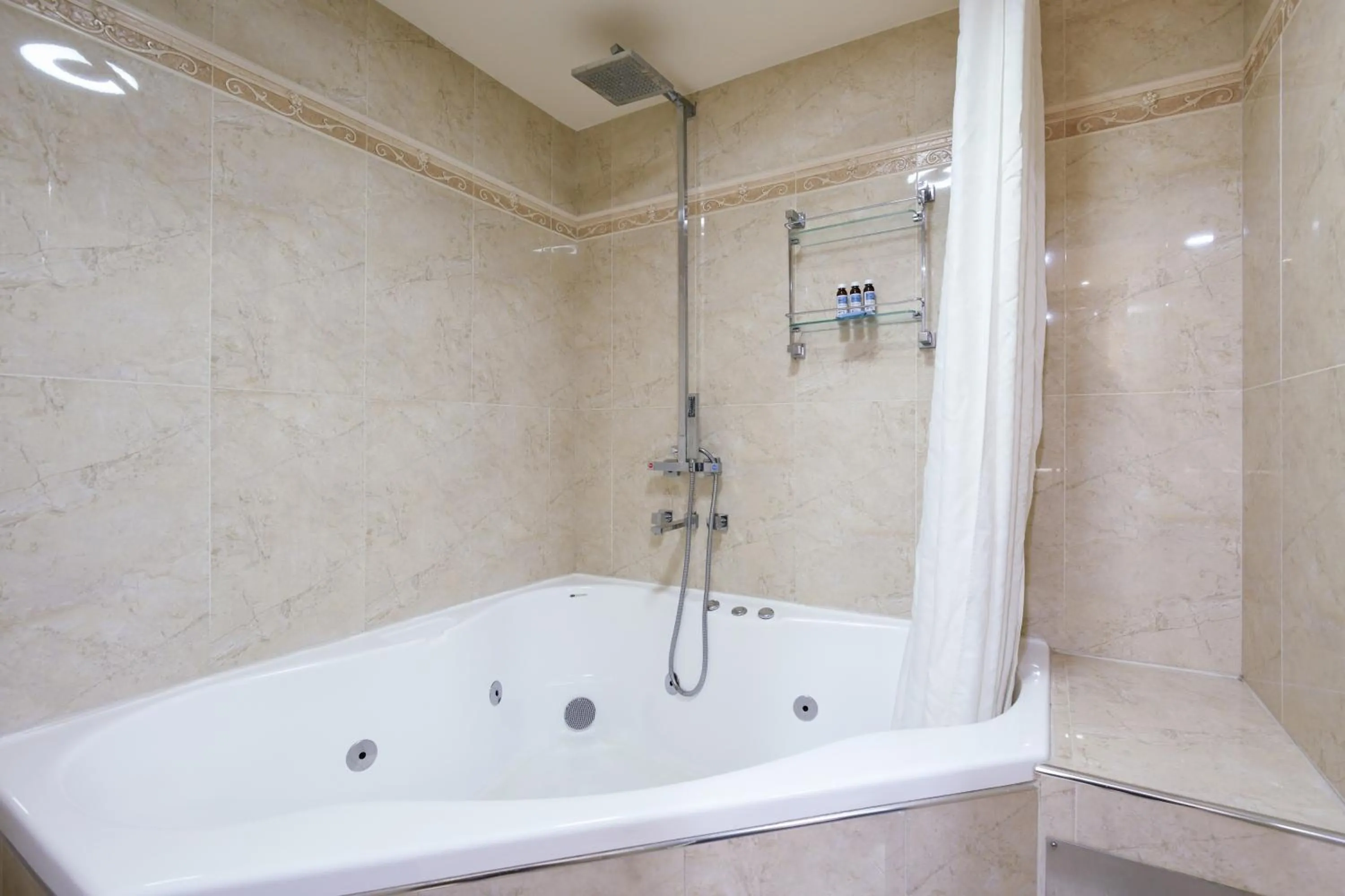 Bathroom in Rydges Armidale