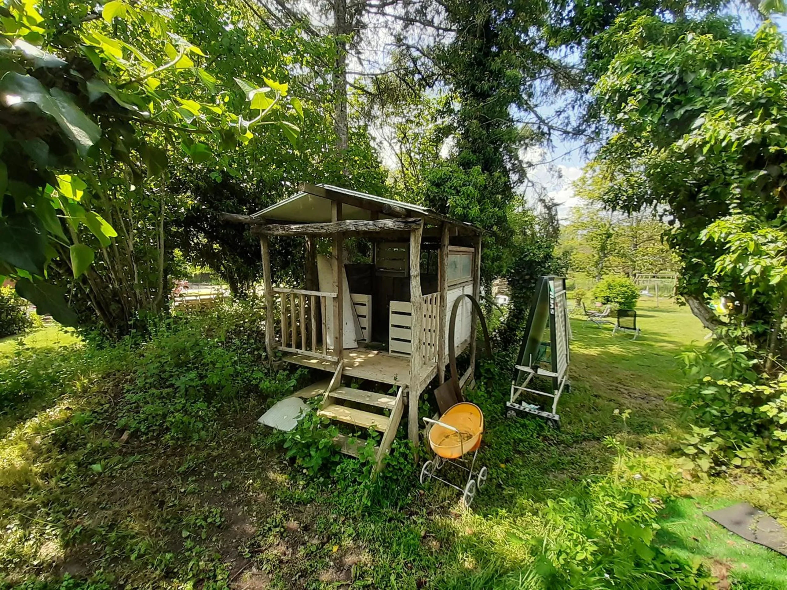 Garden view in La Treille