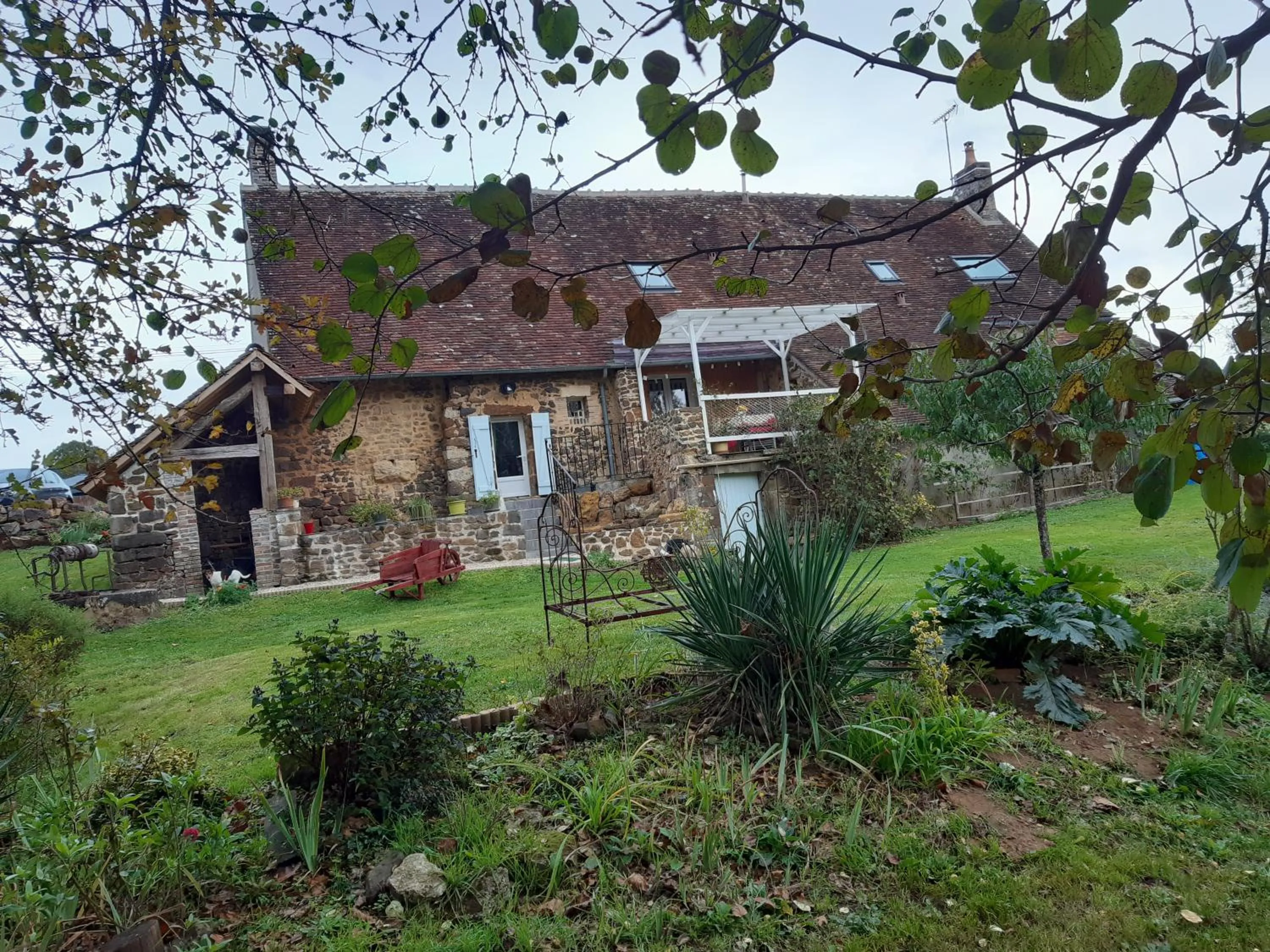 Property building in La Treille