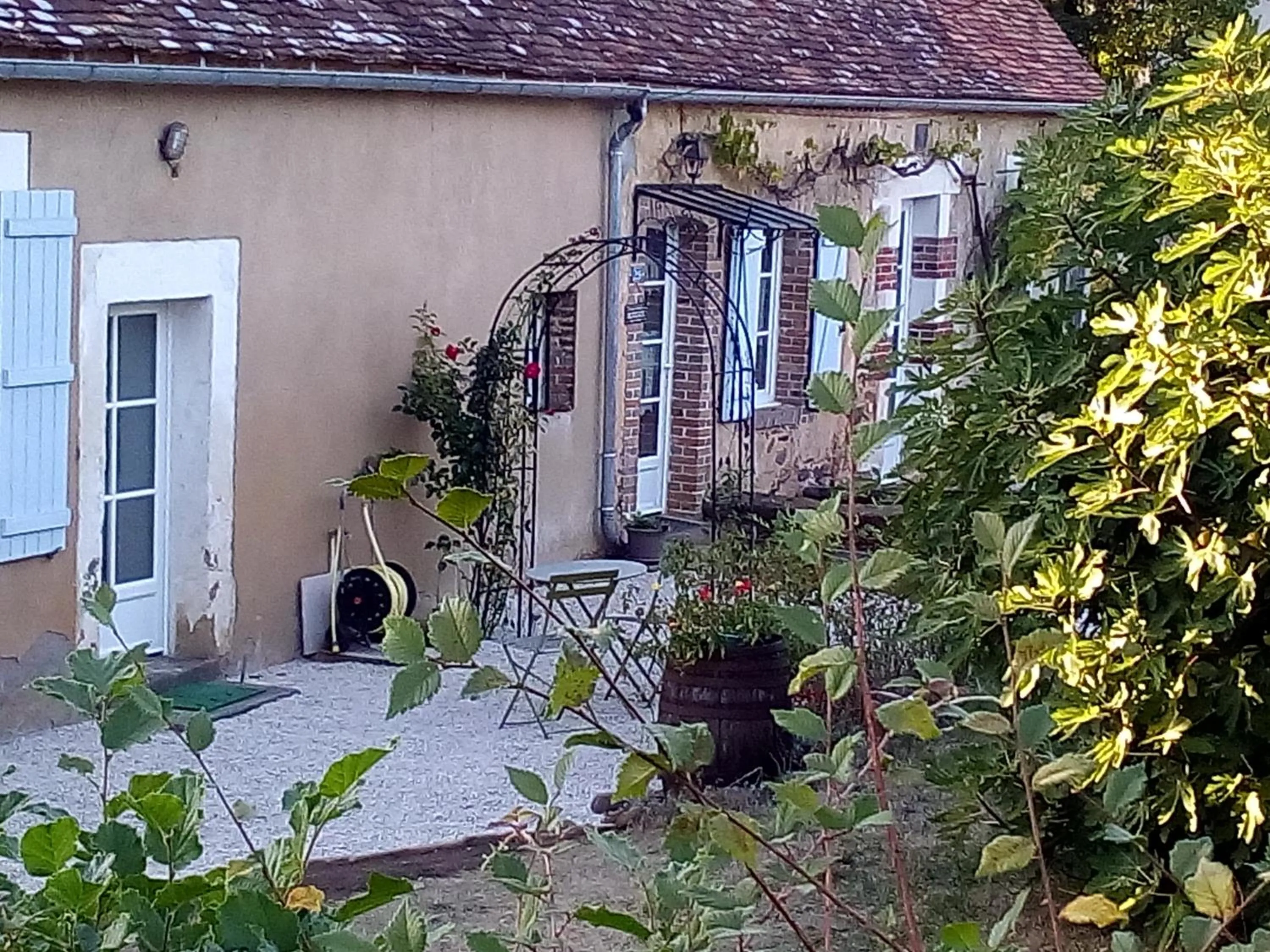 Facade/entrance in La Treille