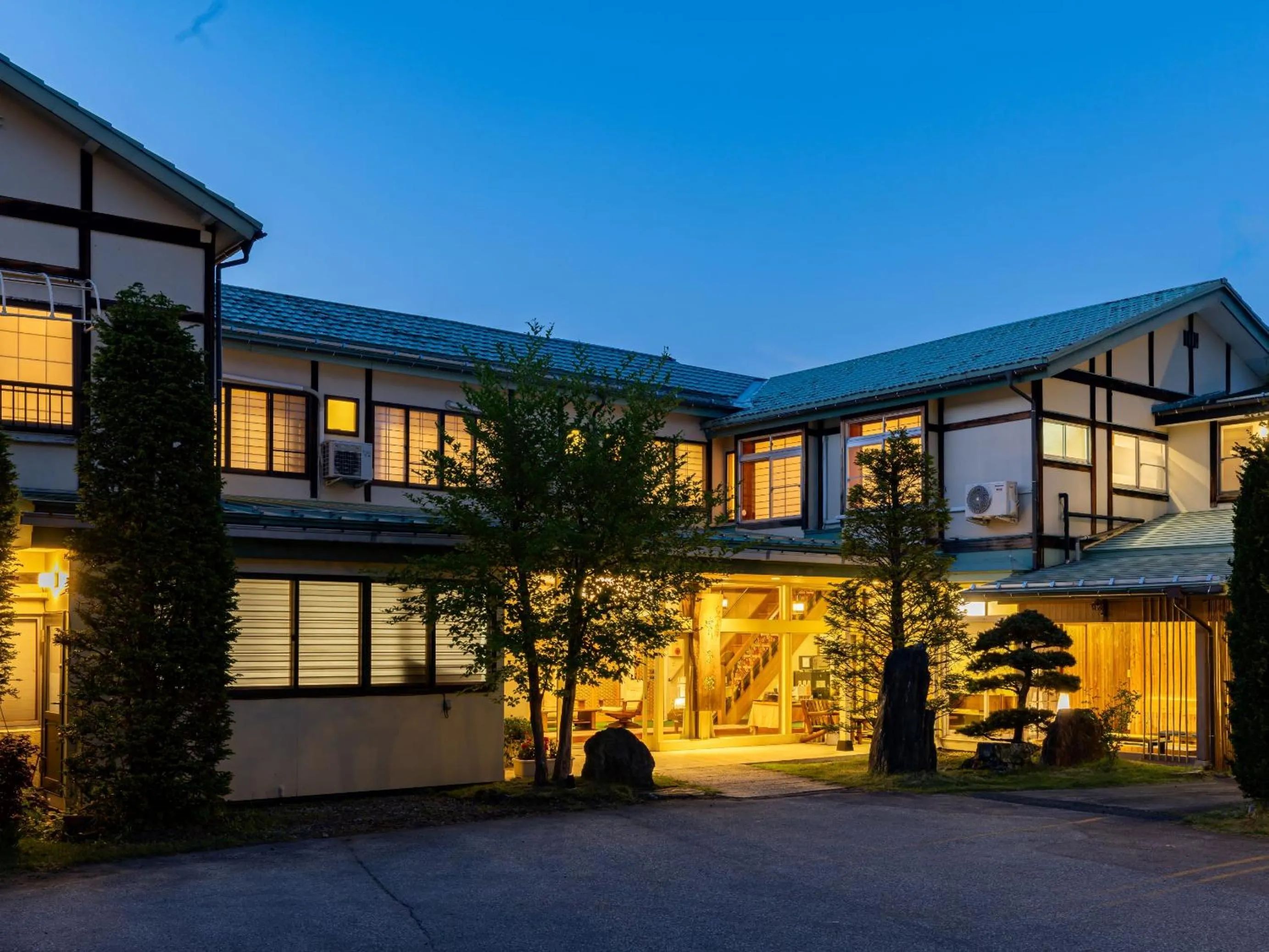 Property building in くさつのお宿 清重館 Kiyoshigekan 素泊りの宿