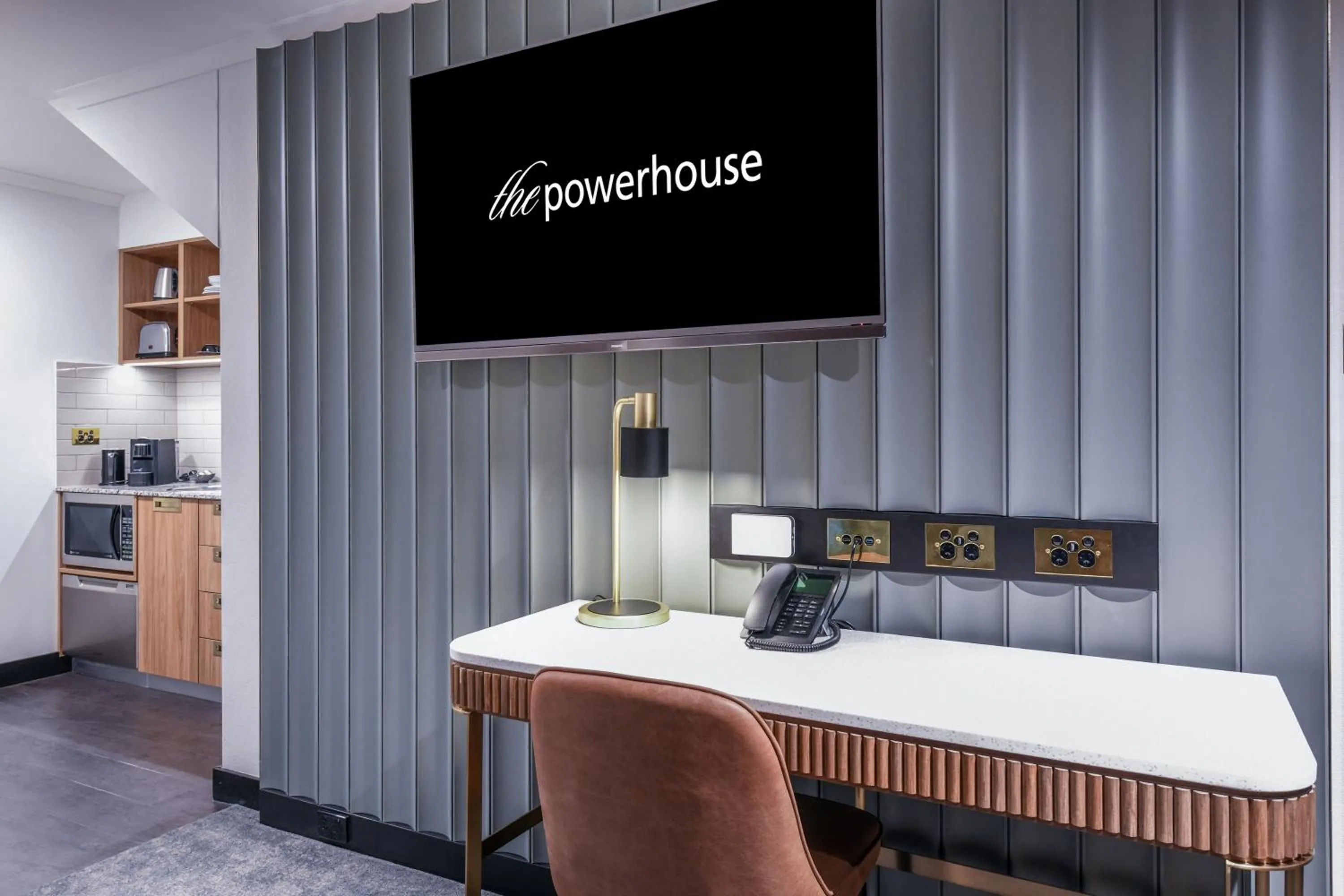 TV and multimedia, Bed in Powerhouse Hotel Tamworth by Rydges
