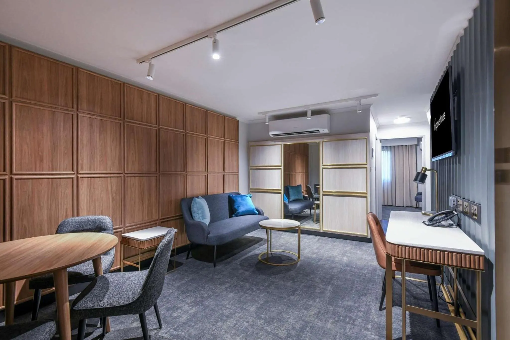 Photo of the whole room in Powerhouse Hotel Tamworth by Rydges