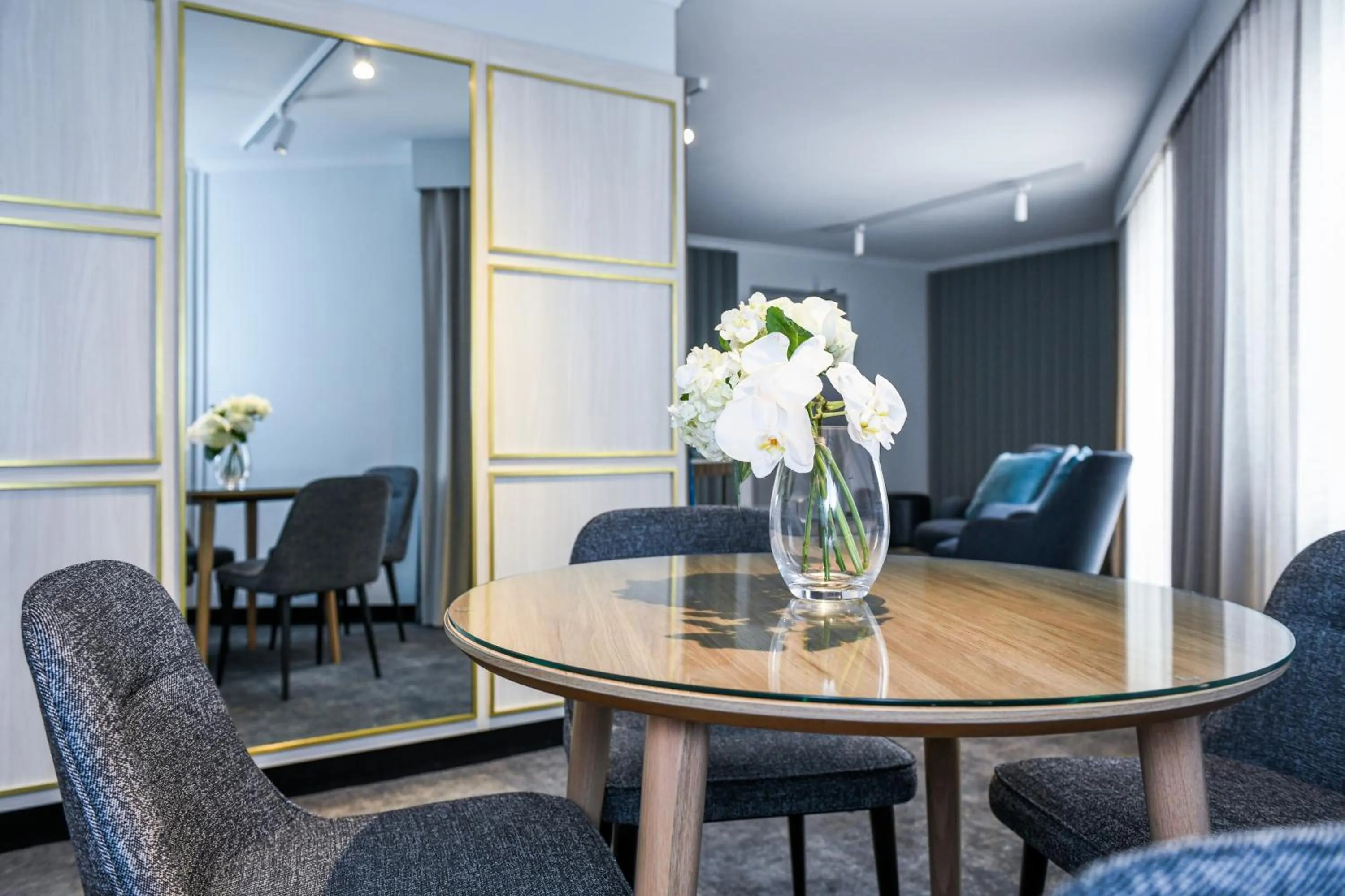 Dining area in Powerhouse Hotel Tamworth by Rydges