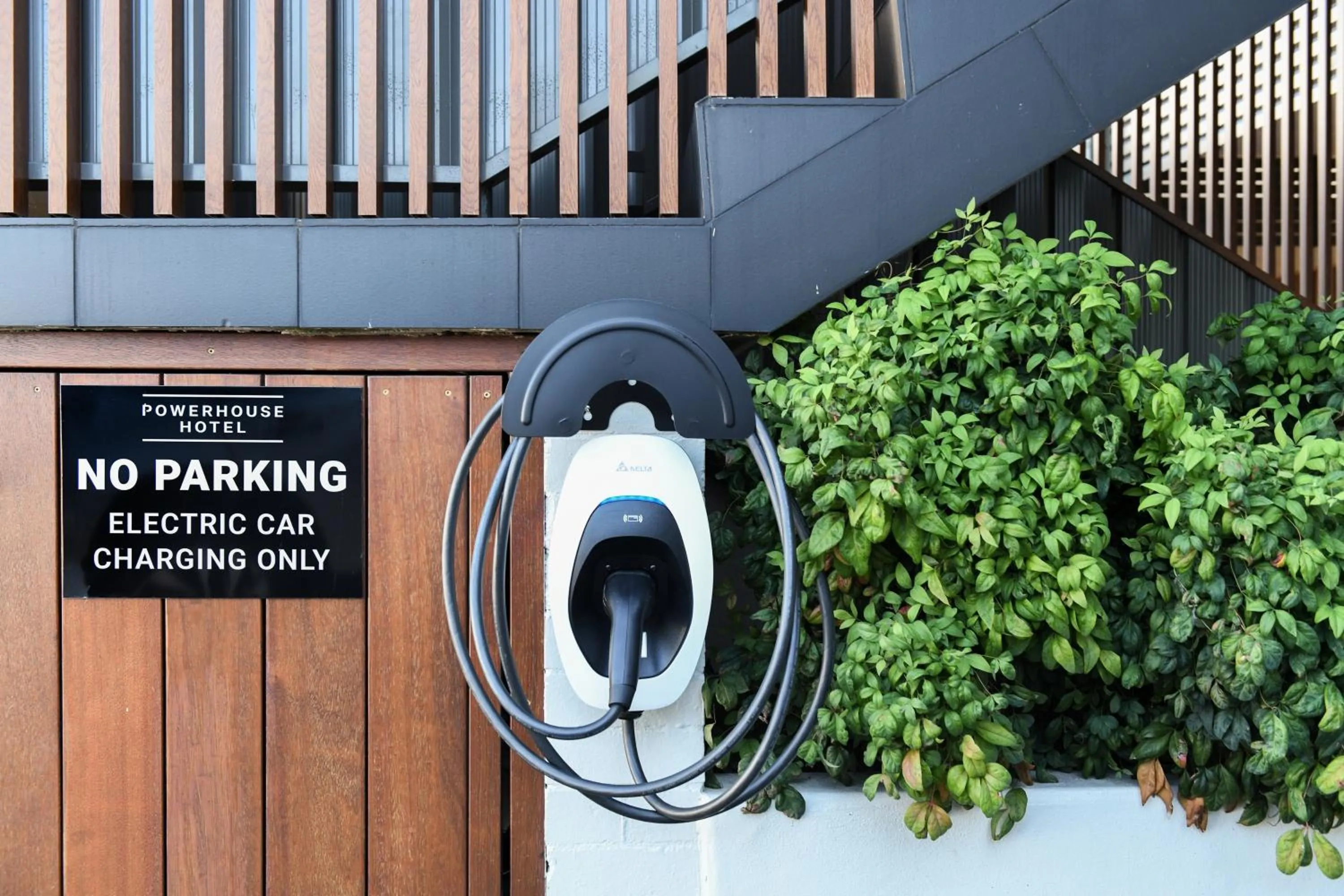 Parking in Powerhouse Hotel Tamworth by Rydges