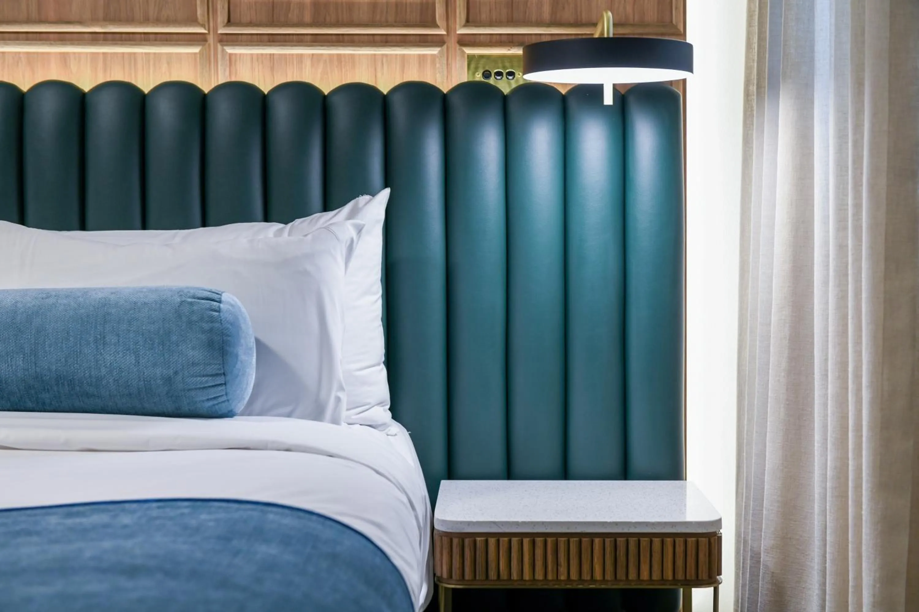 Bed in Powerhouse Hotel Tamworth by Rydges