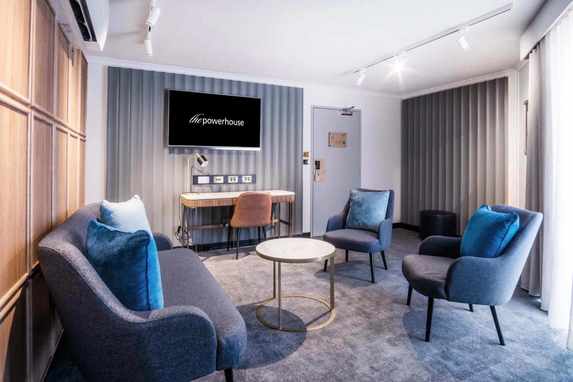 Living room in Powerhouse Hotel Tamworth by Rydges