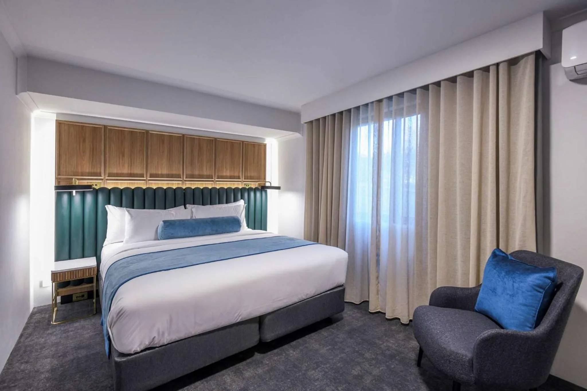 Photo of the whole room, Bed in Powerhouse Hotel Tamworth by Rydges
