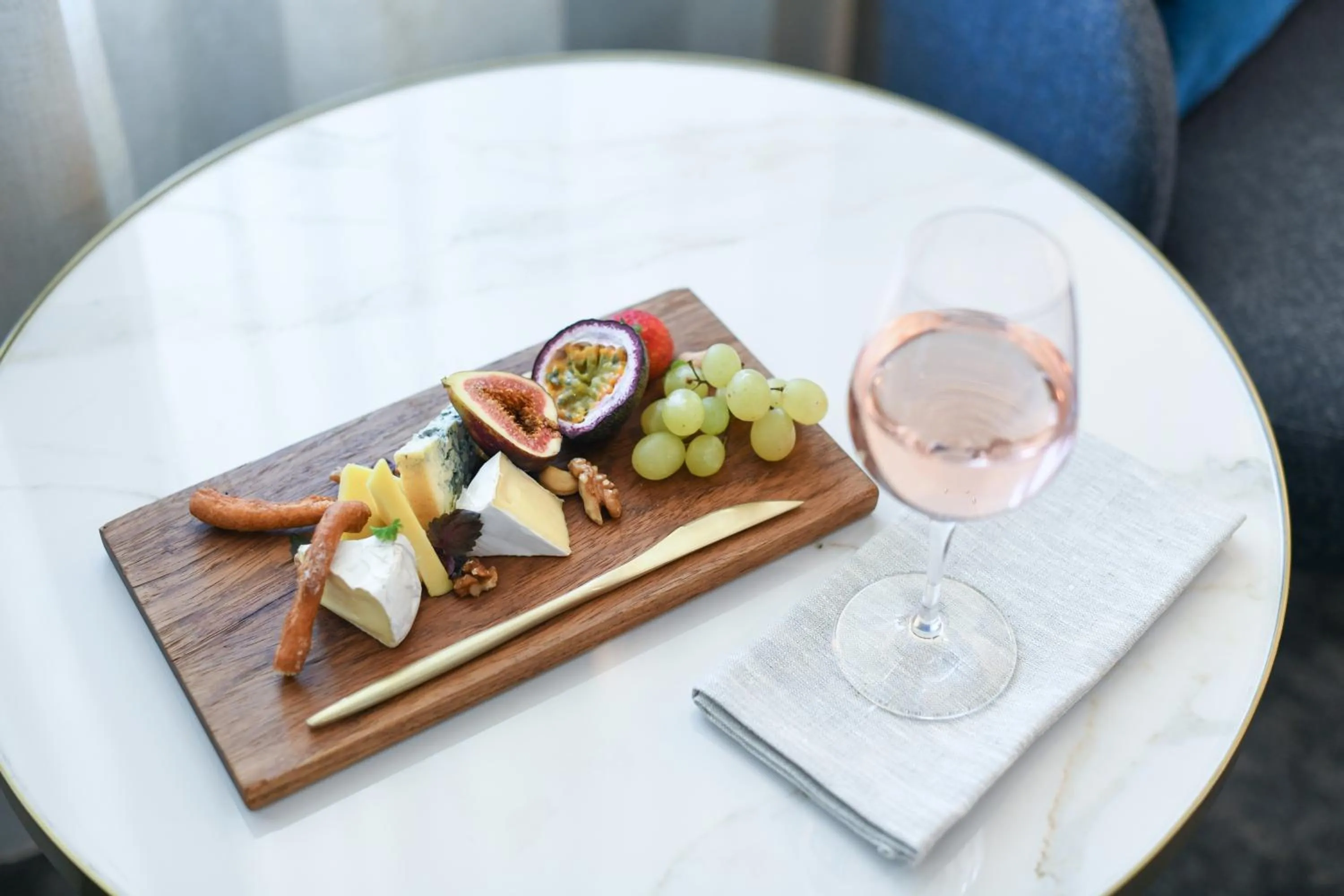 room service in Powerhouse Hotel Tamworth by Rydges