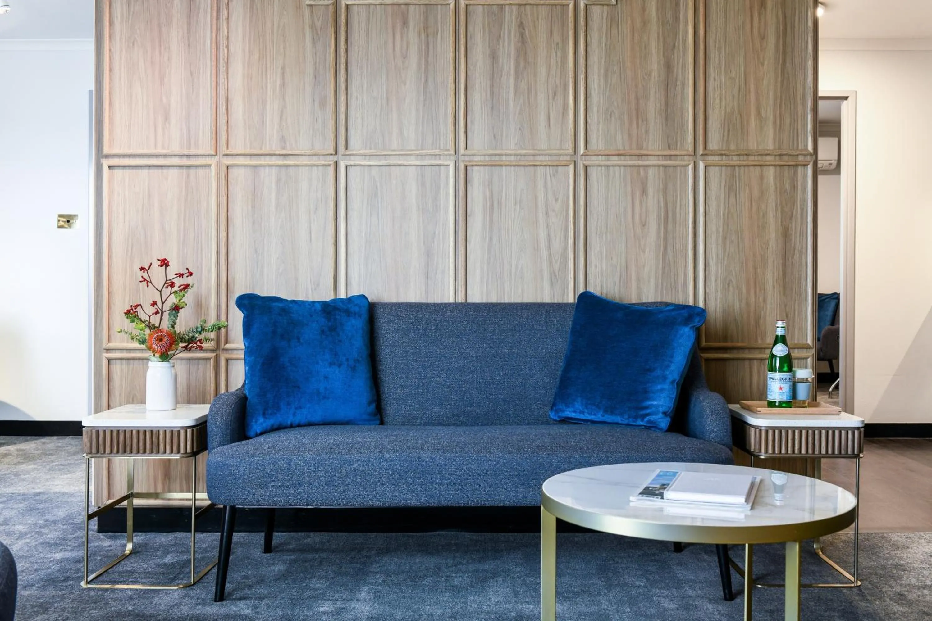 Living room in Powerhouse Hotel Tamworth by Rydges