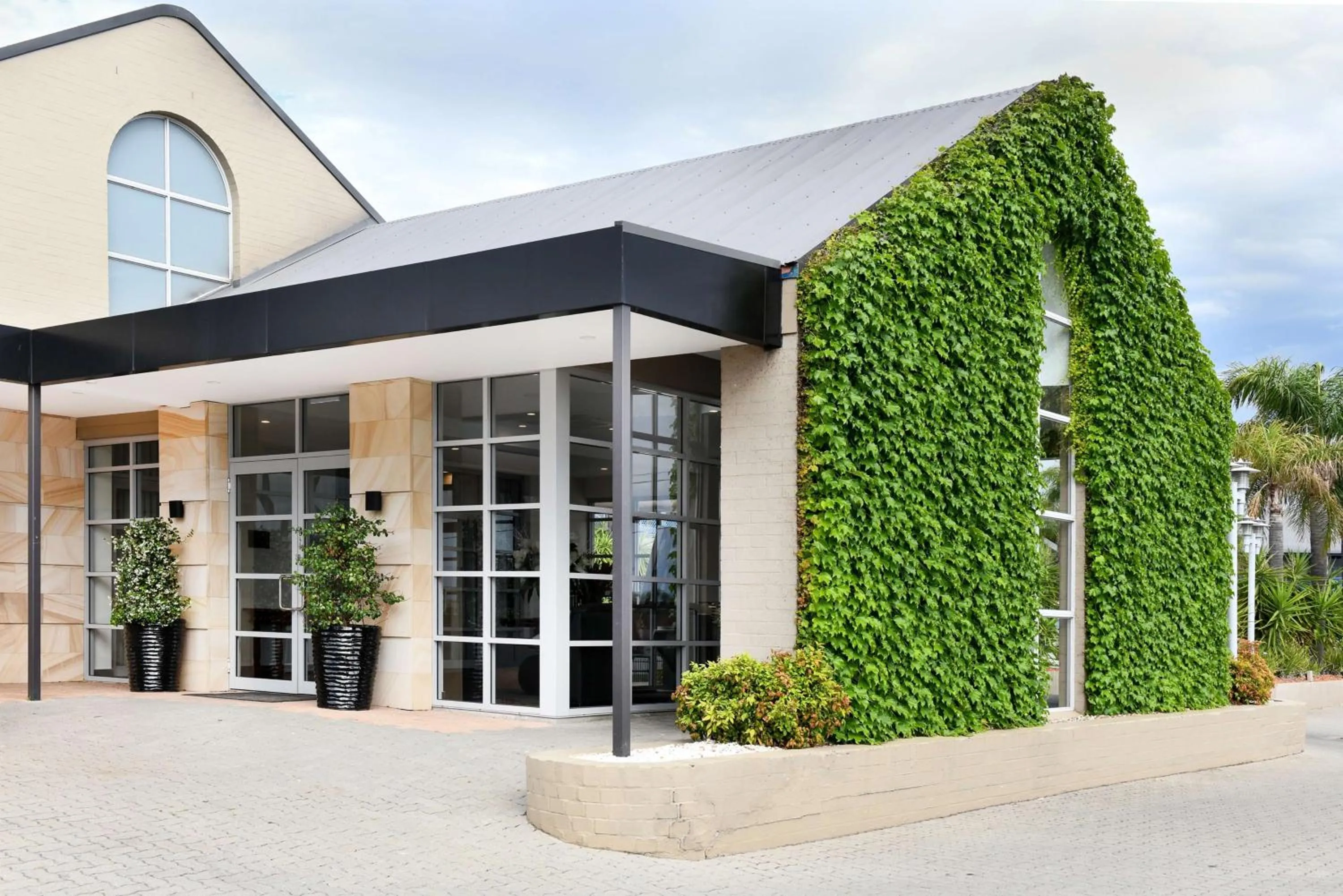Property building in Powerhouse Hotel Tamworth by Rydges