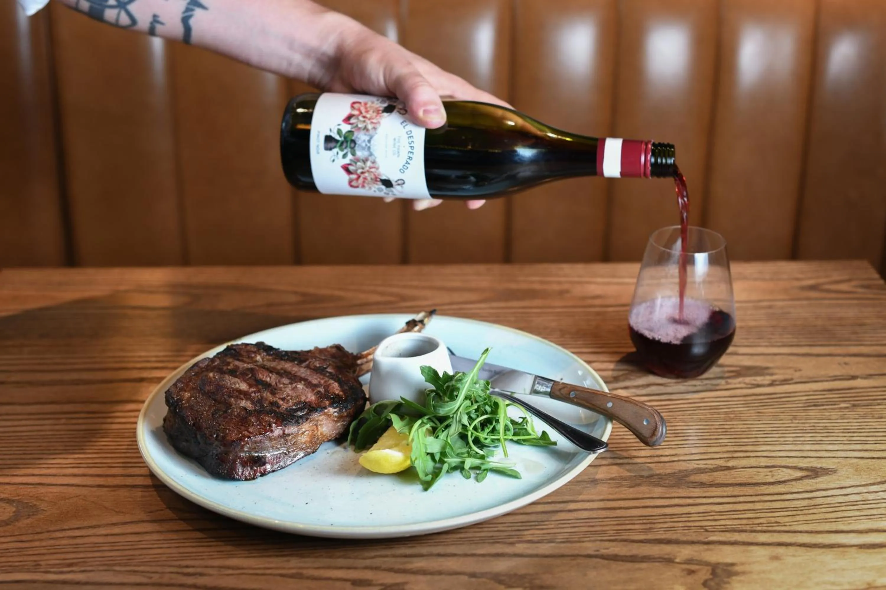 Food and drinks in Powerhouse Hotel Tamworth by Rydges