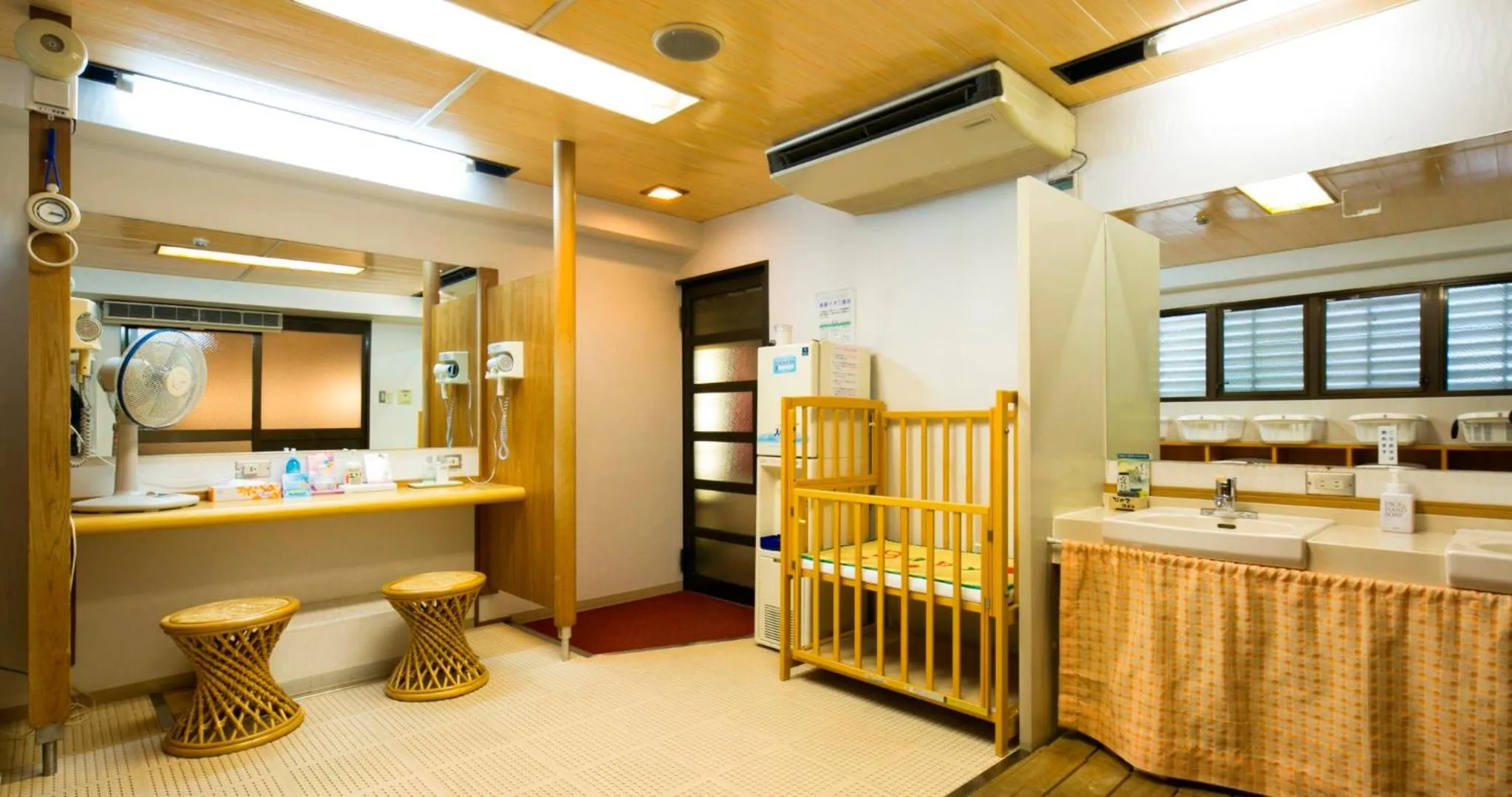 Public Bath, Bed in Nara Hakushikaso