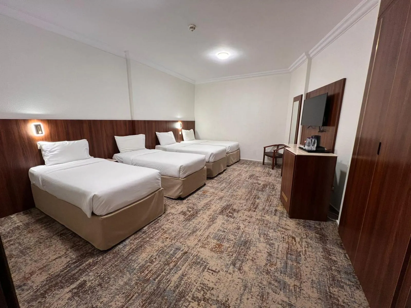 Bed in Palestine Hotel Makkah