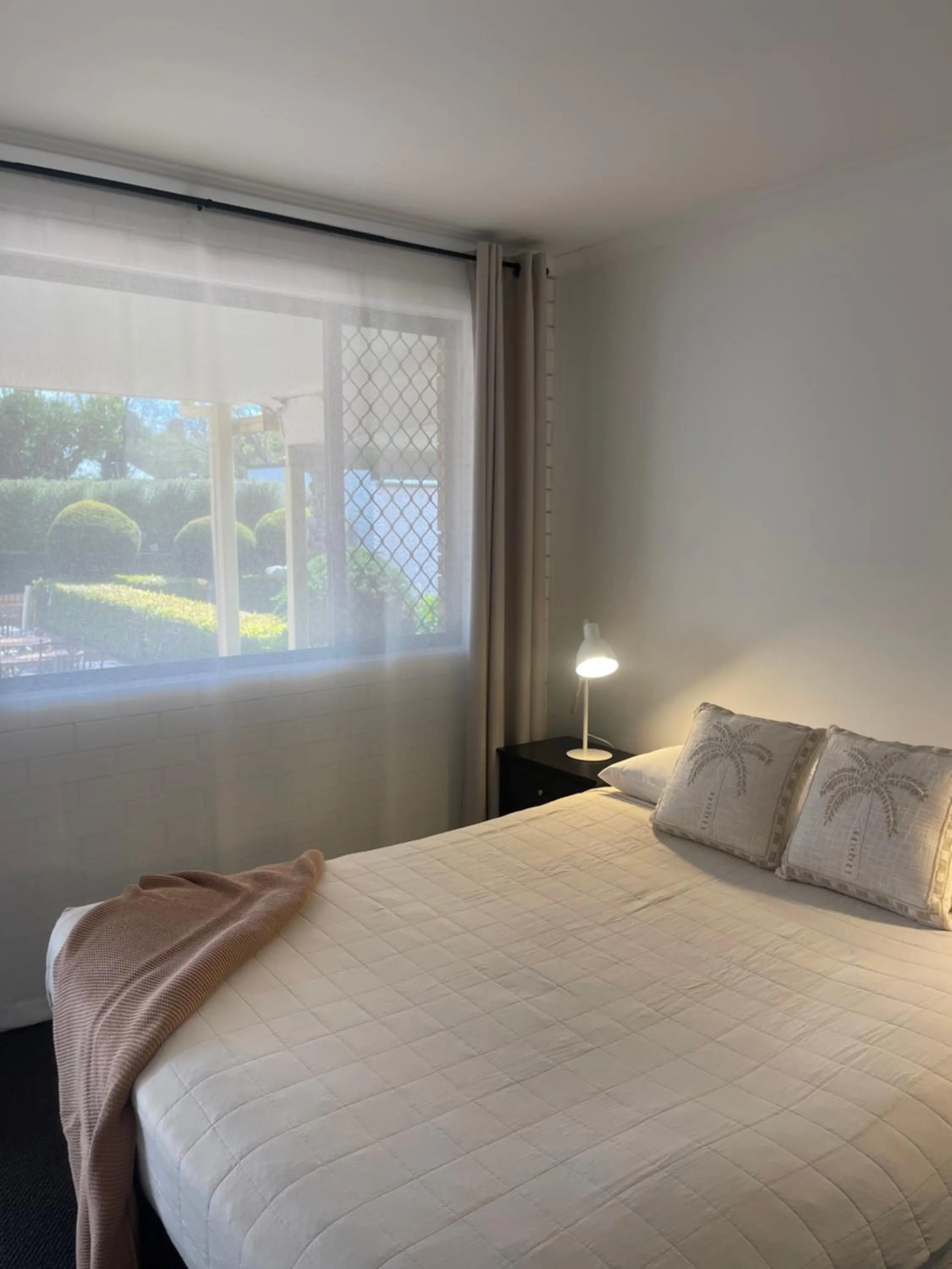 Bed in Estelle Kramer Motel