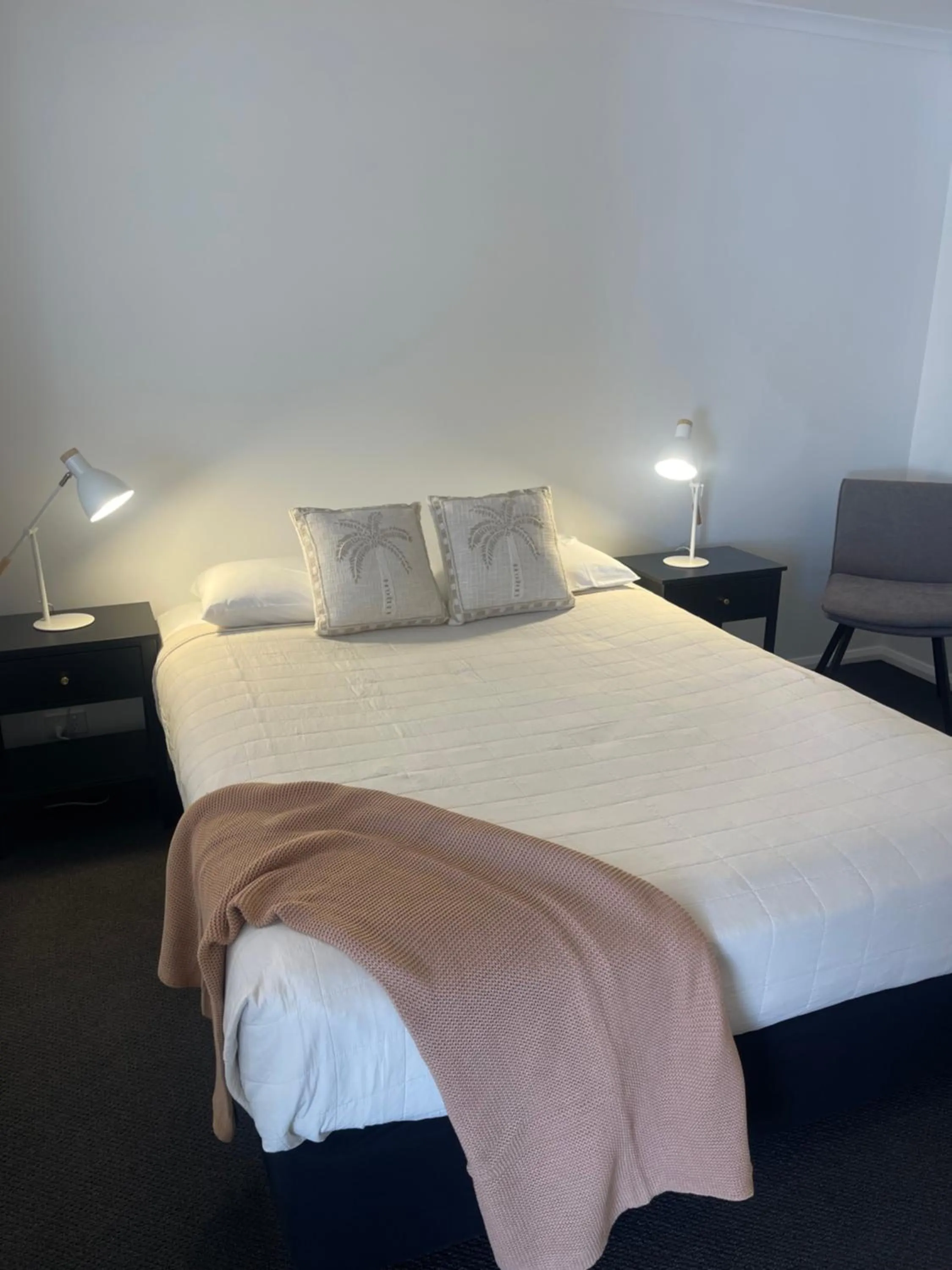 Bed in Estelle Kramer Motel