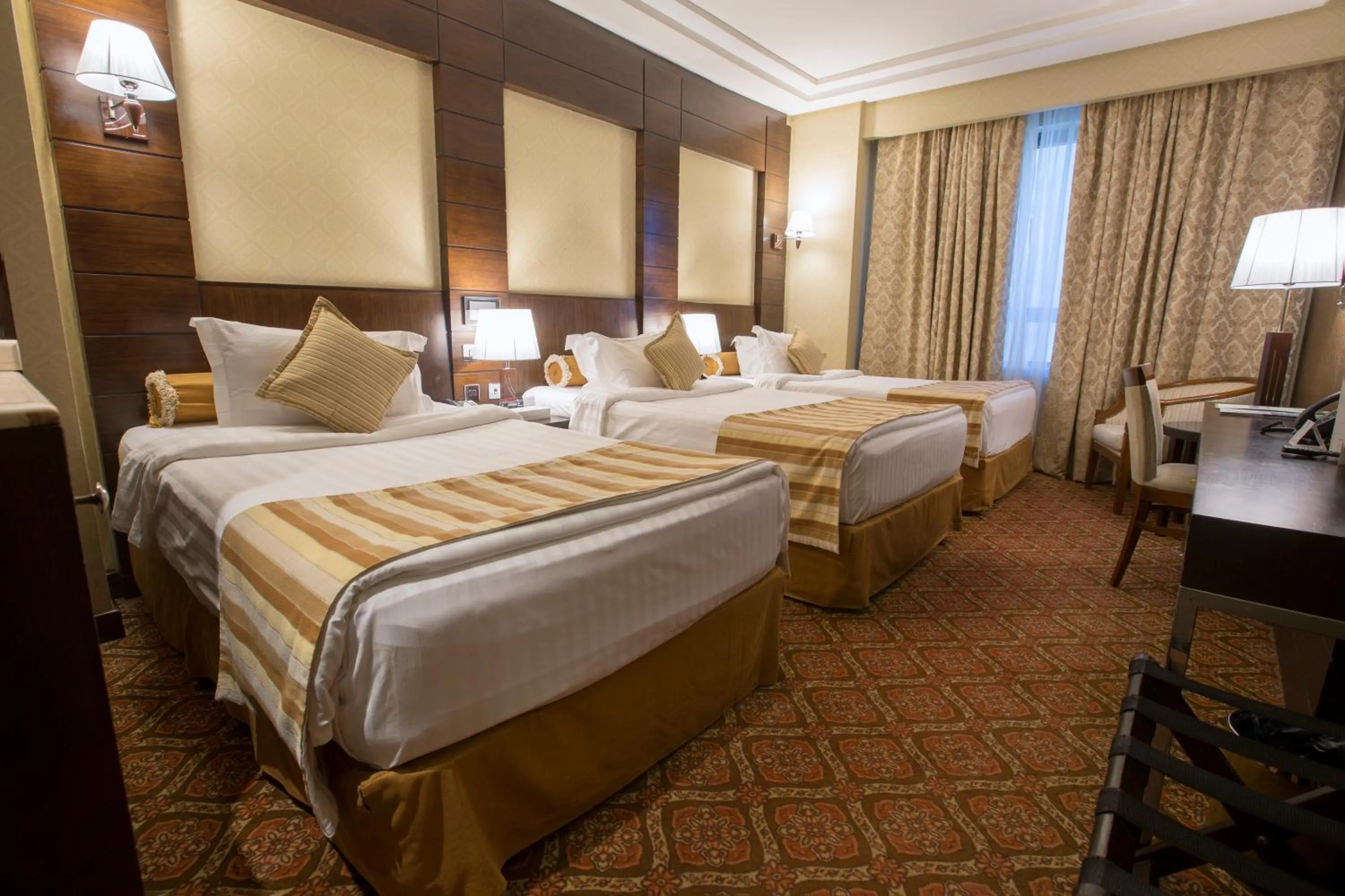 Standard Triple Room in Ruve Al Madinah Hotel