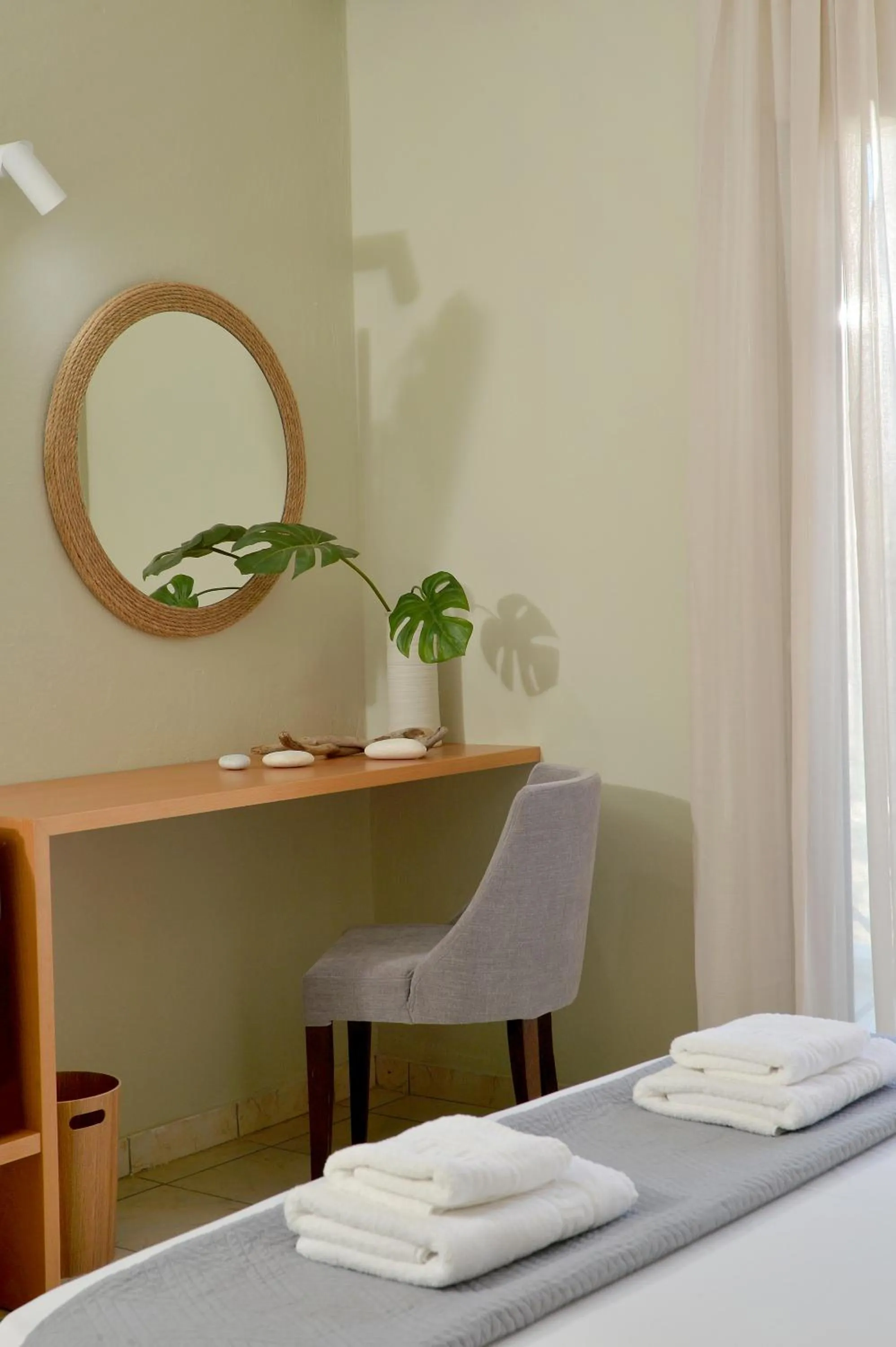 Photo of the whole room in Hotel Kalloni