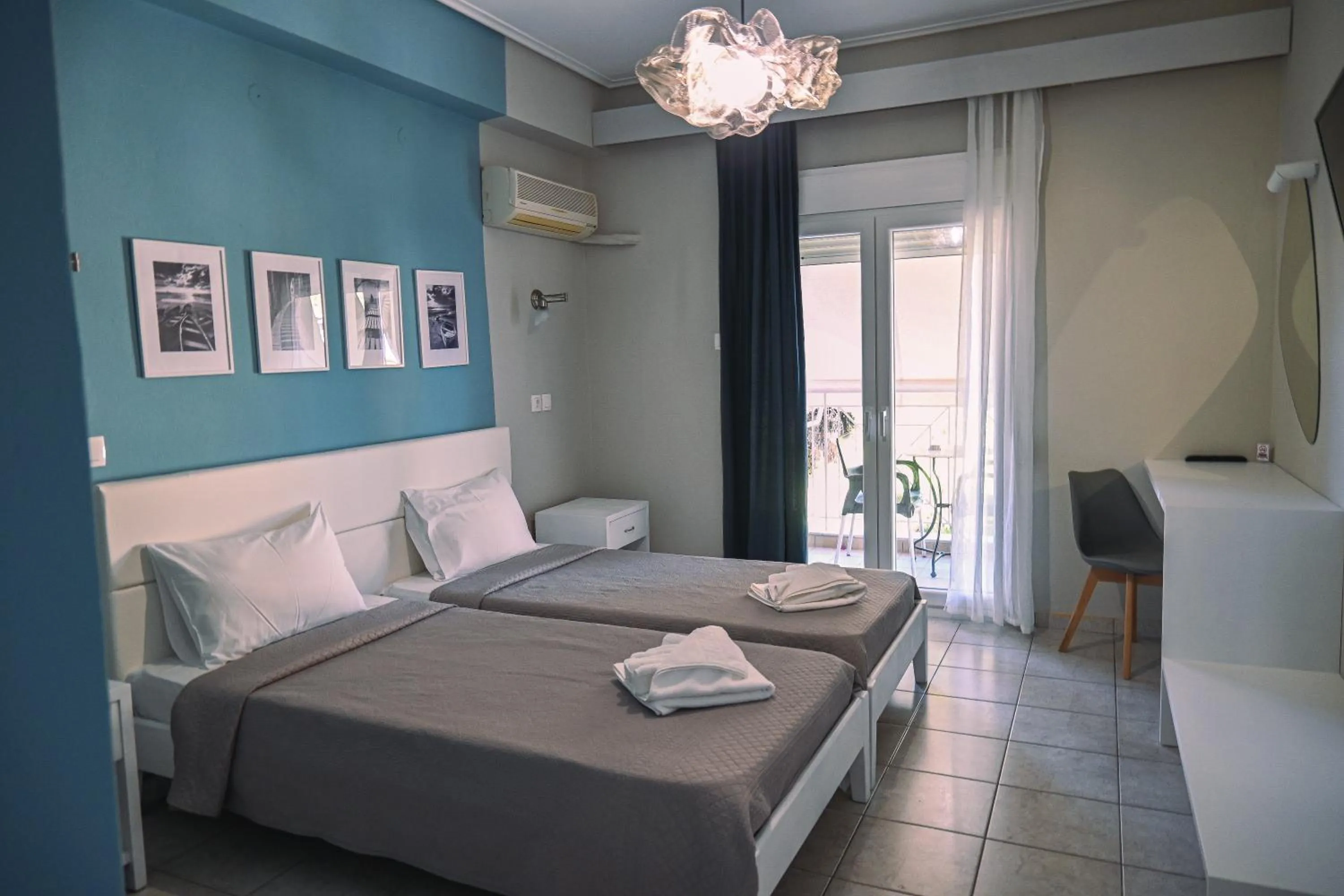 Photo of the whole room, Bed in Hotel Kalloni