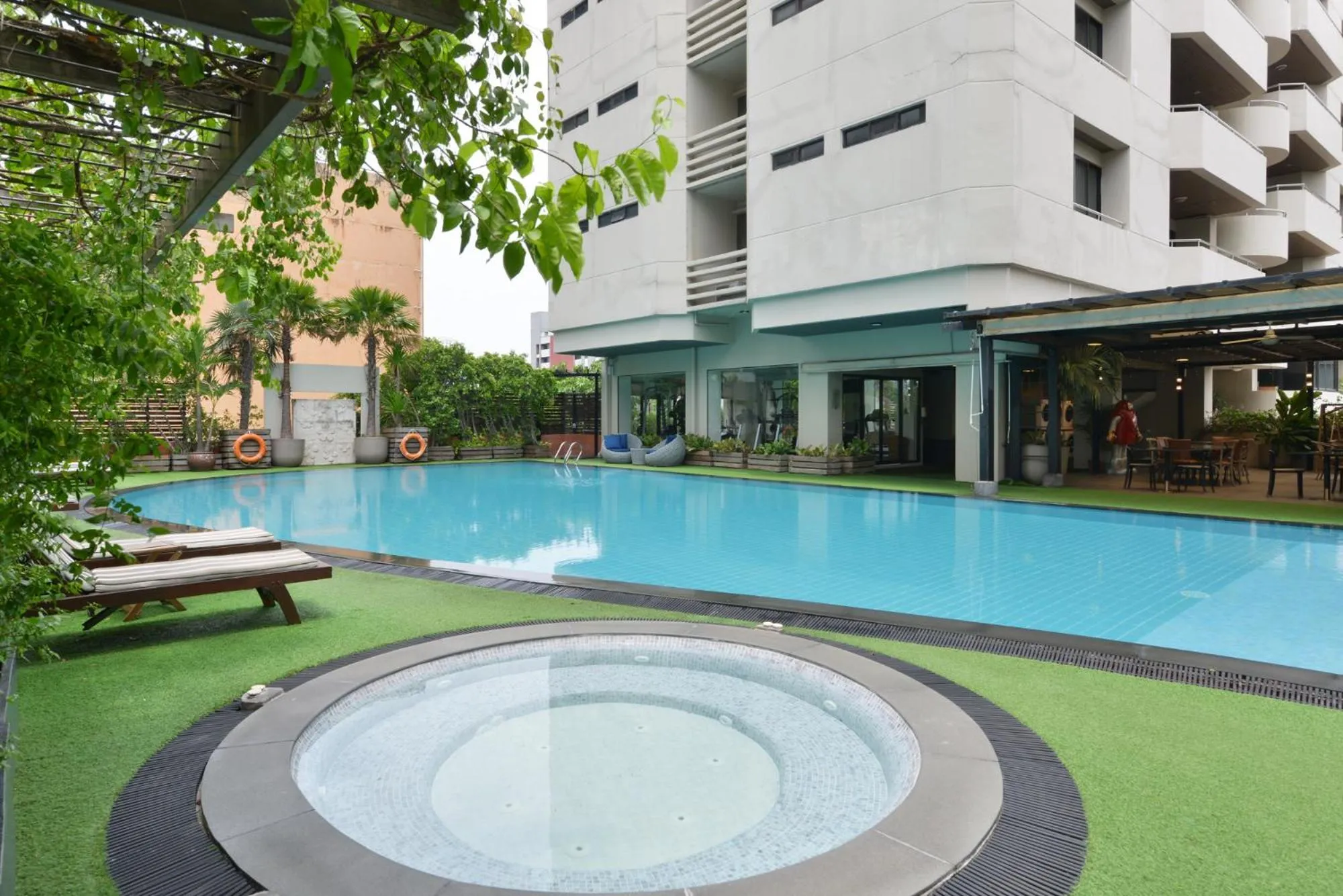 Swimming pool in Abloom Exclusive Serviced Apartments