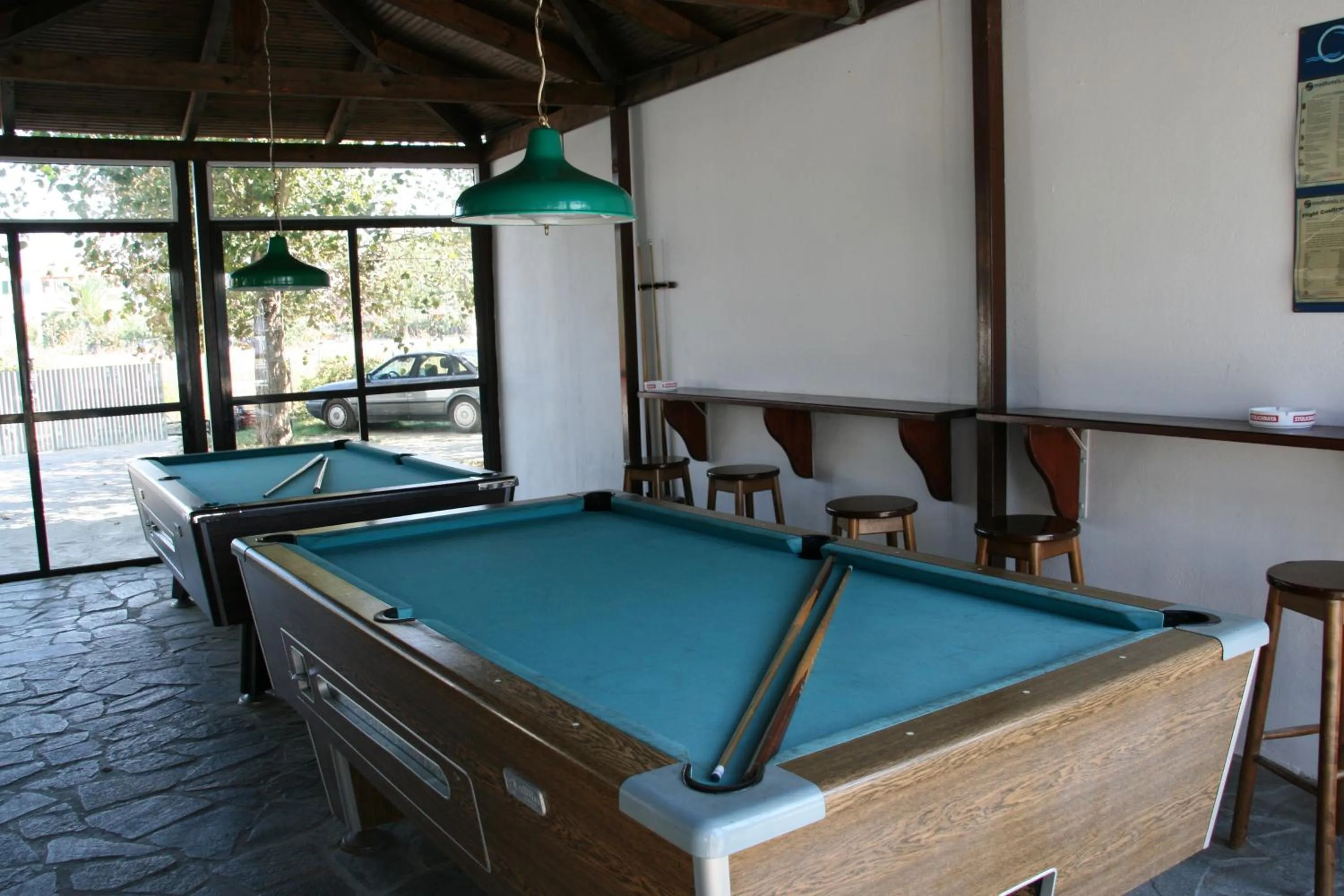 Billiard in Village Inn Studios & Family Apartments