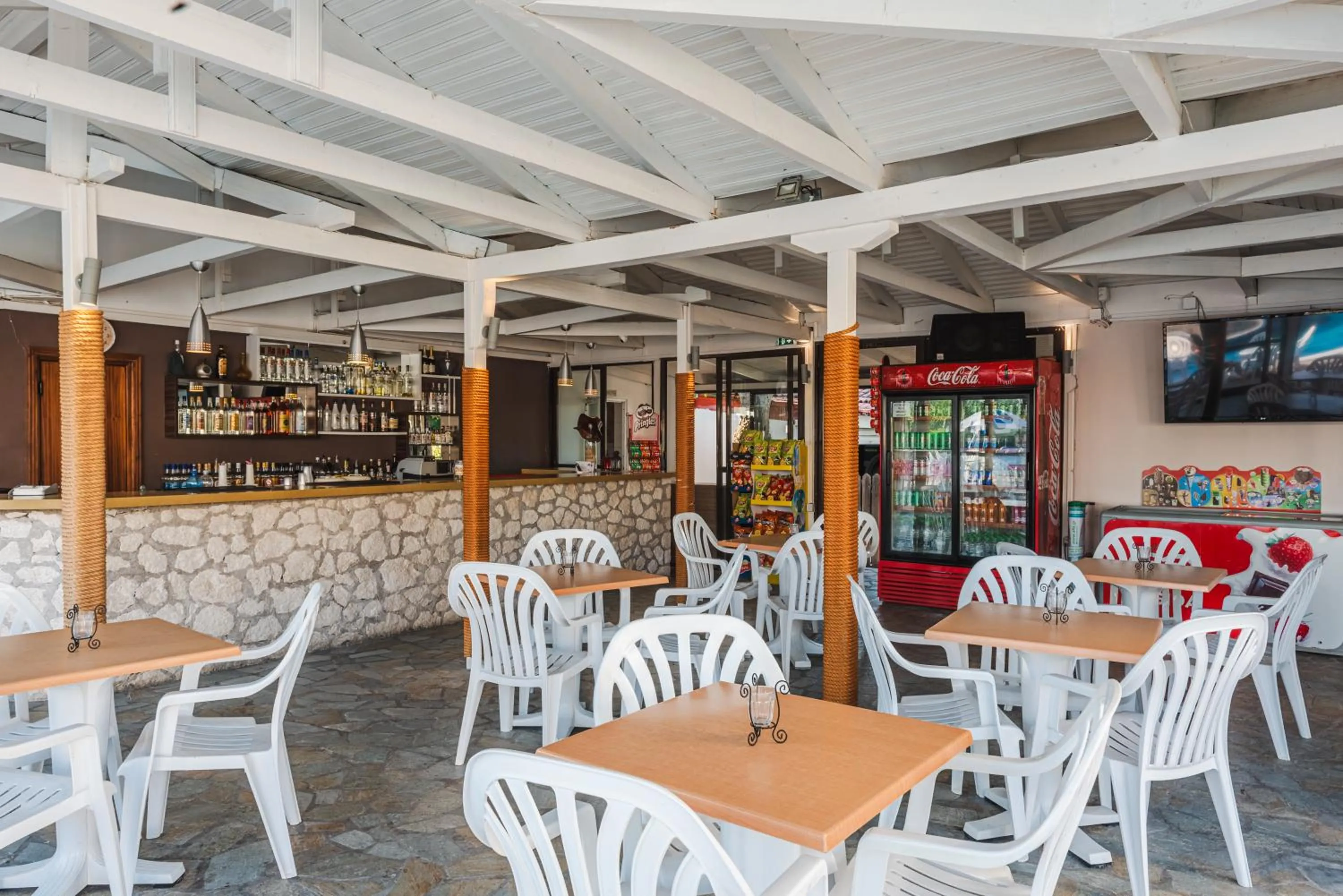 Lounge or bar in Village Inn Studios & Family Apartments