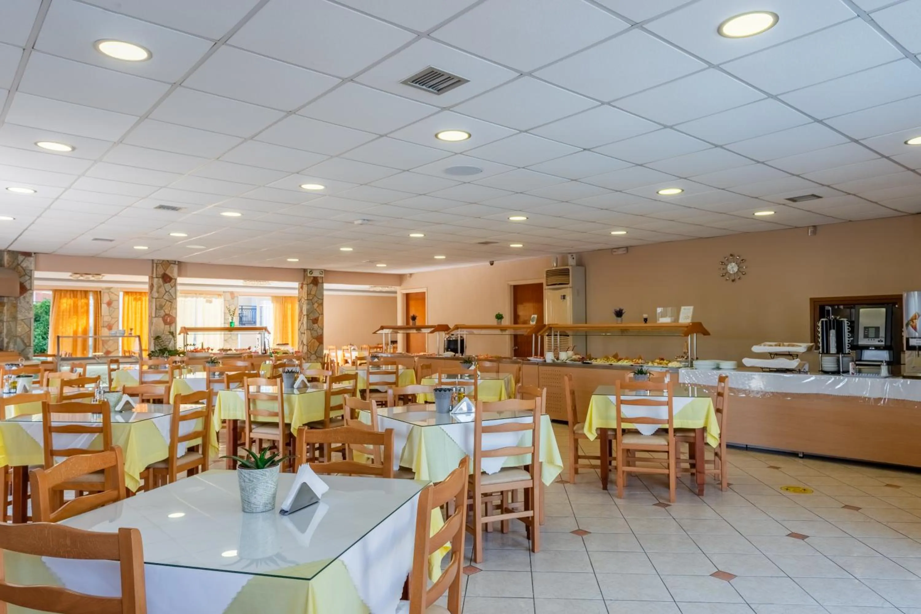 Restaurant/places to eat in Village Inn Studios & Family Apartments