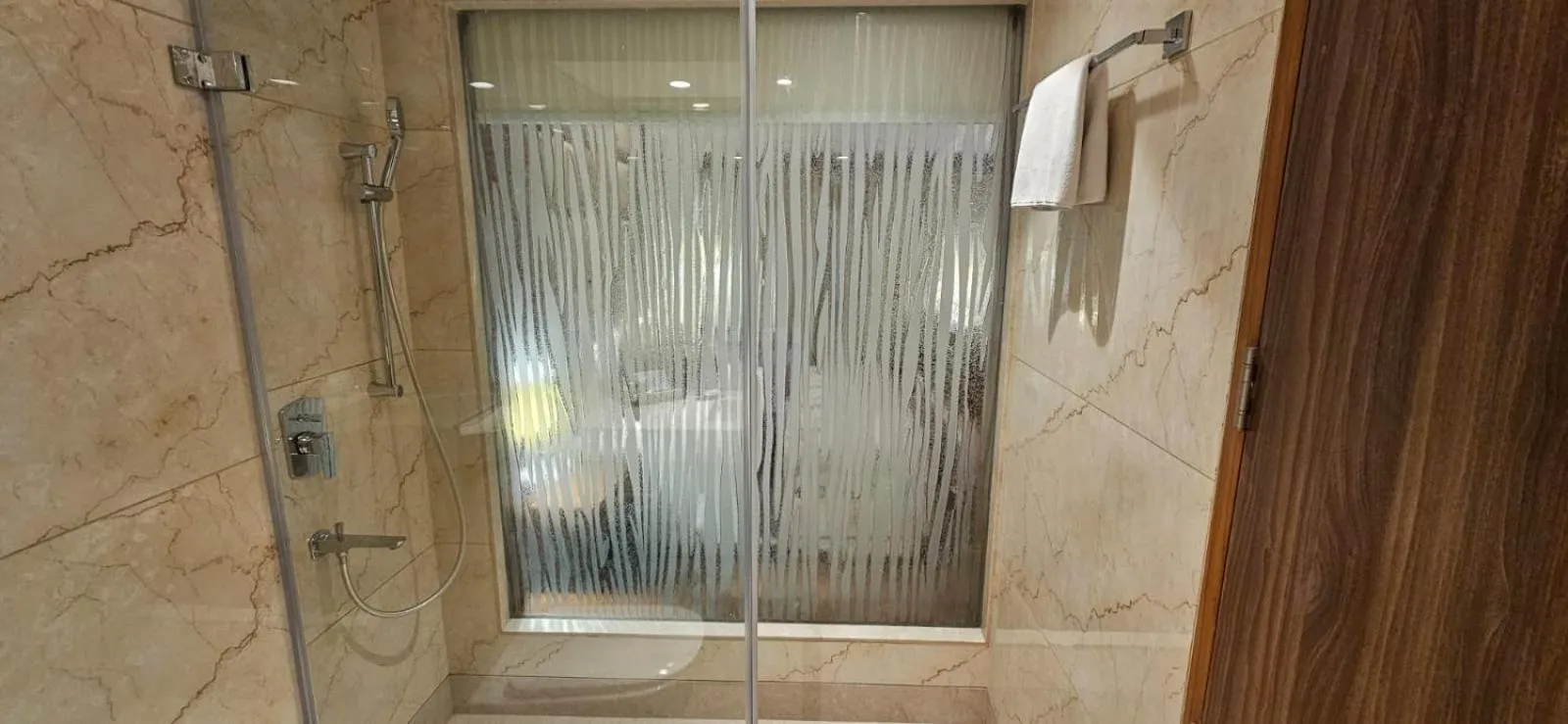 Shower in Jaypee Siddharth