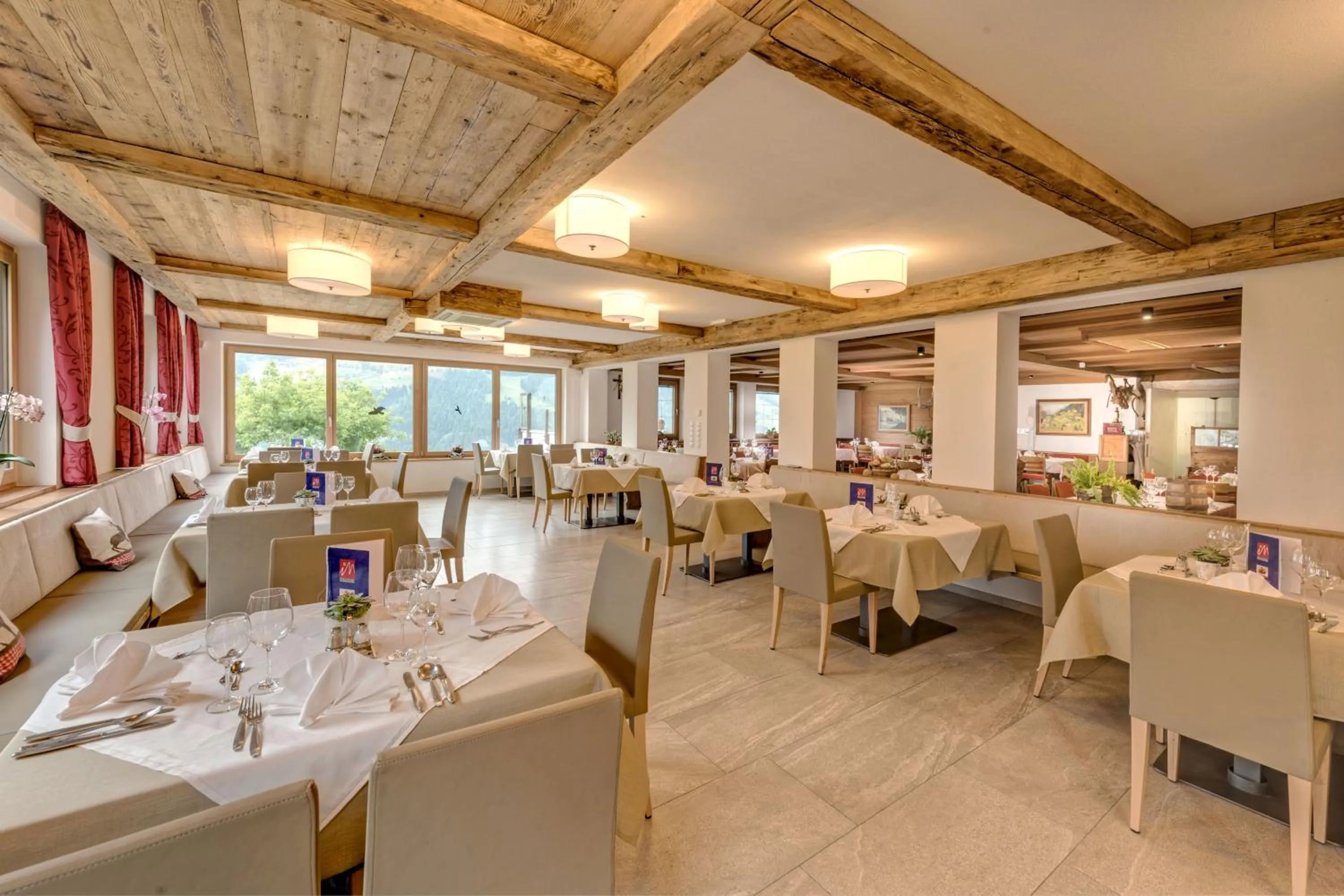 Restaurant/places to eat in Hotel Alpenland