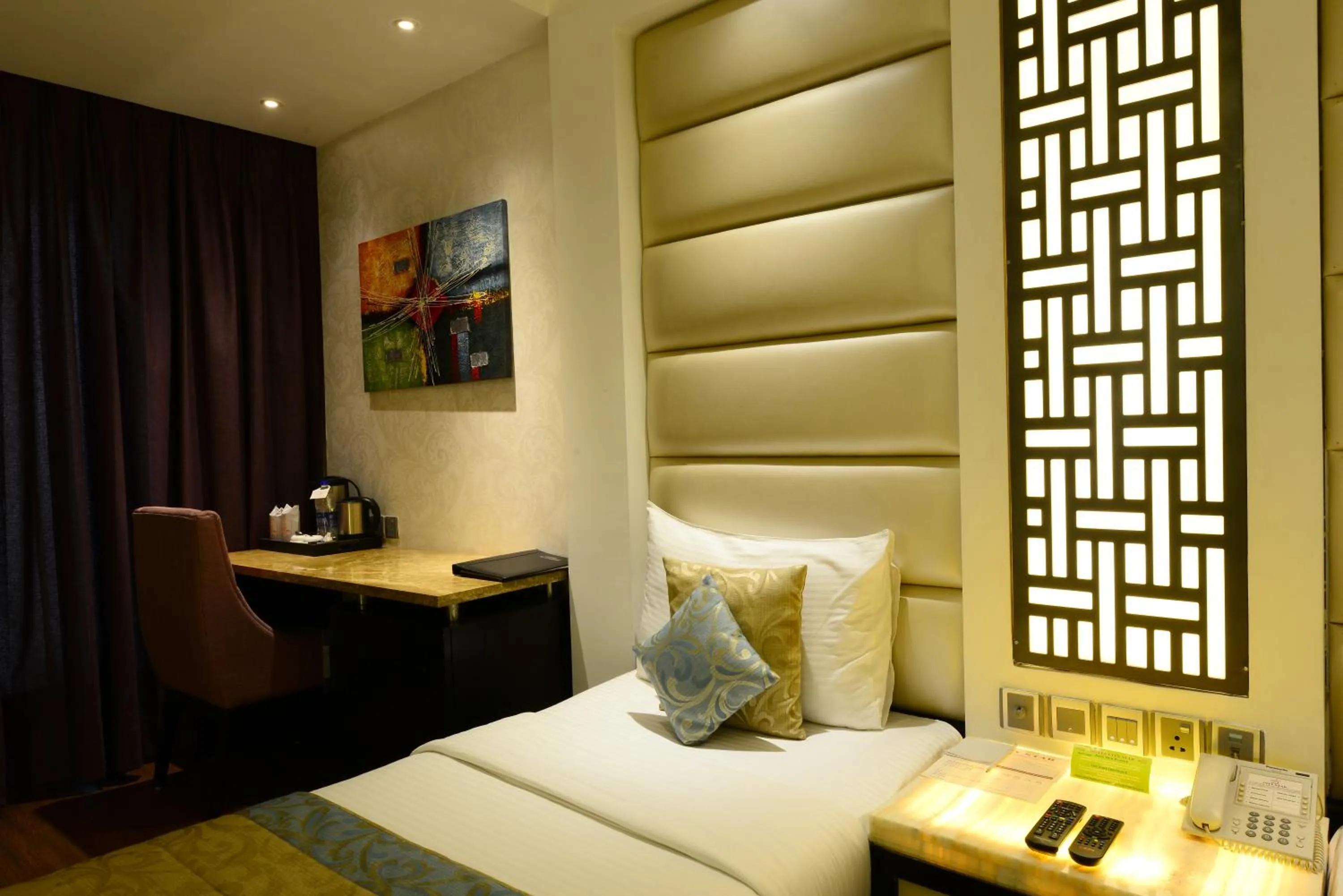 Bed in Hotel City Star - Free Airport Pickup