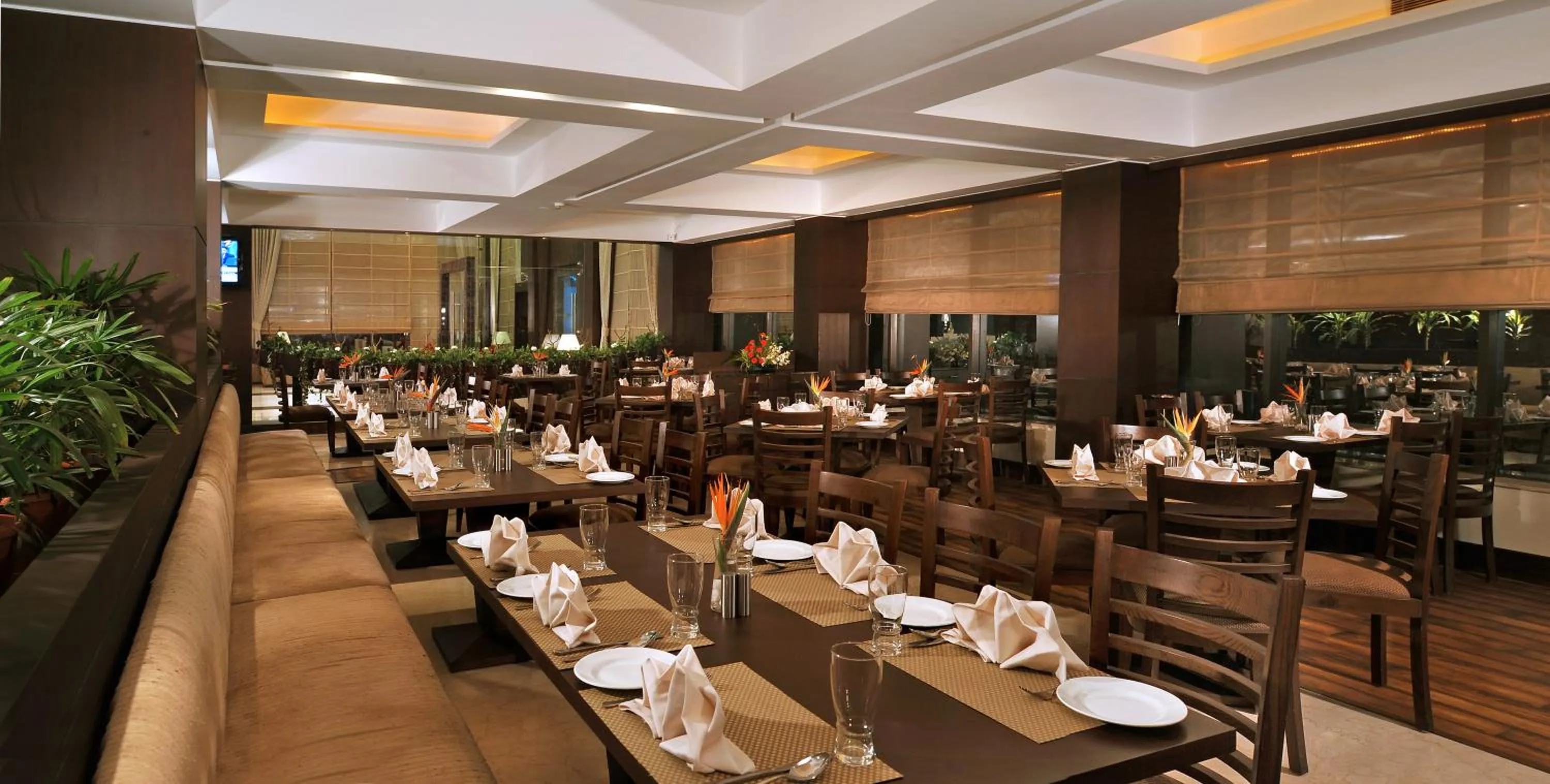 Restaurant/places to eat in Country Inn & Suites by Radisson, Gurugram Sector 12