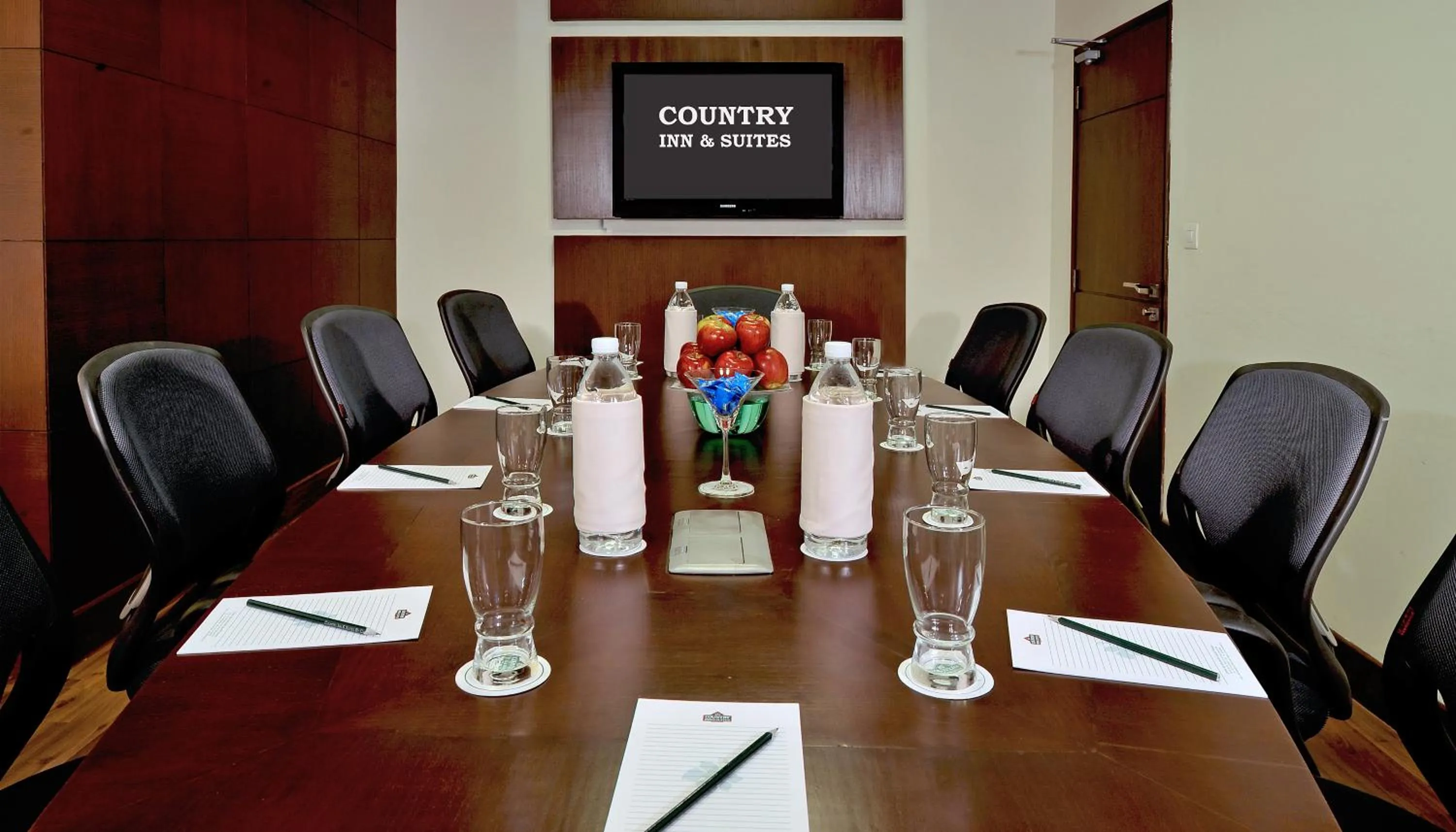 Business facilities in Country Inn & Suites by Radisson, Gurugram Sector 12