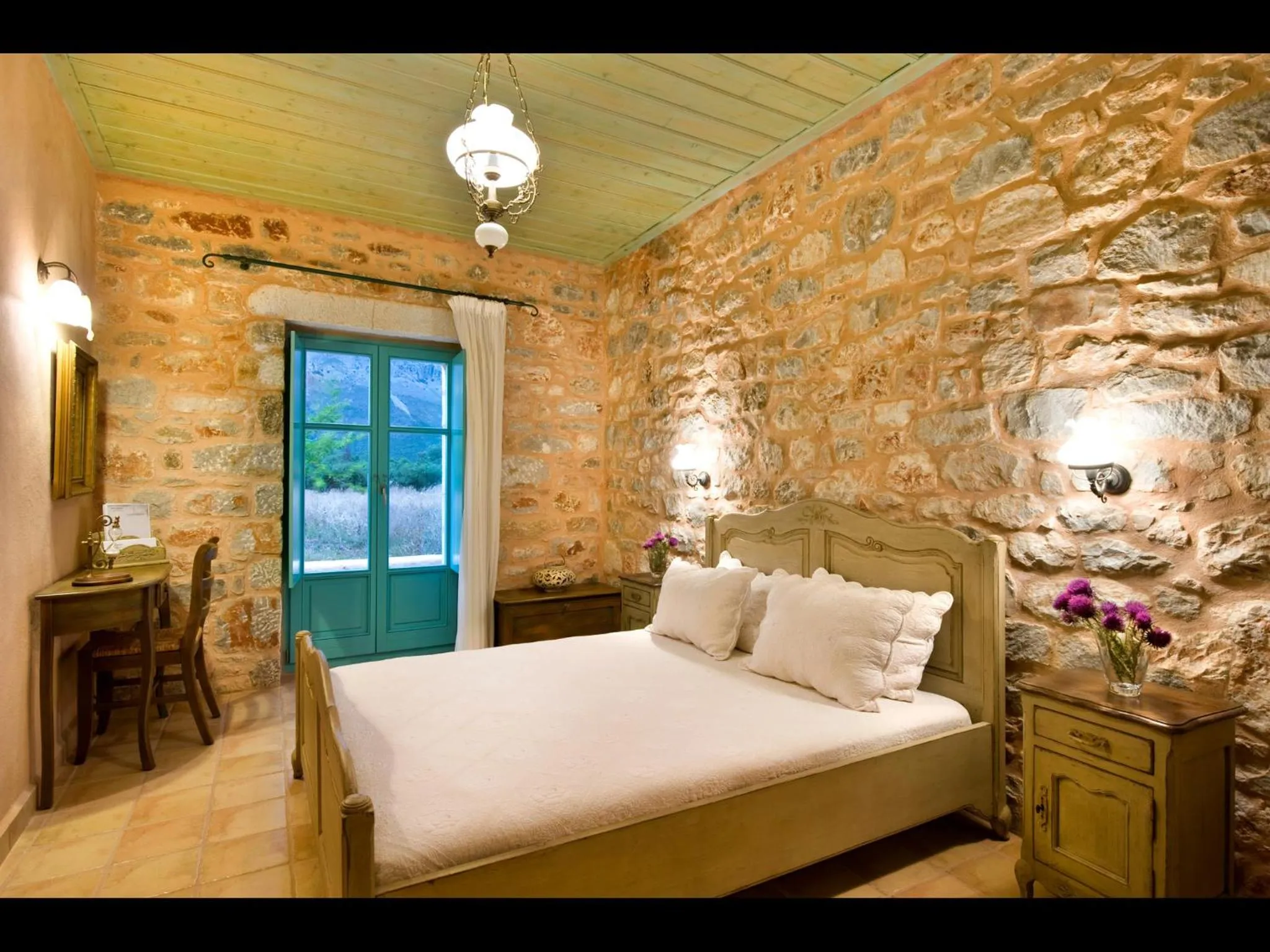 Bedroom, Bed in Pandora