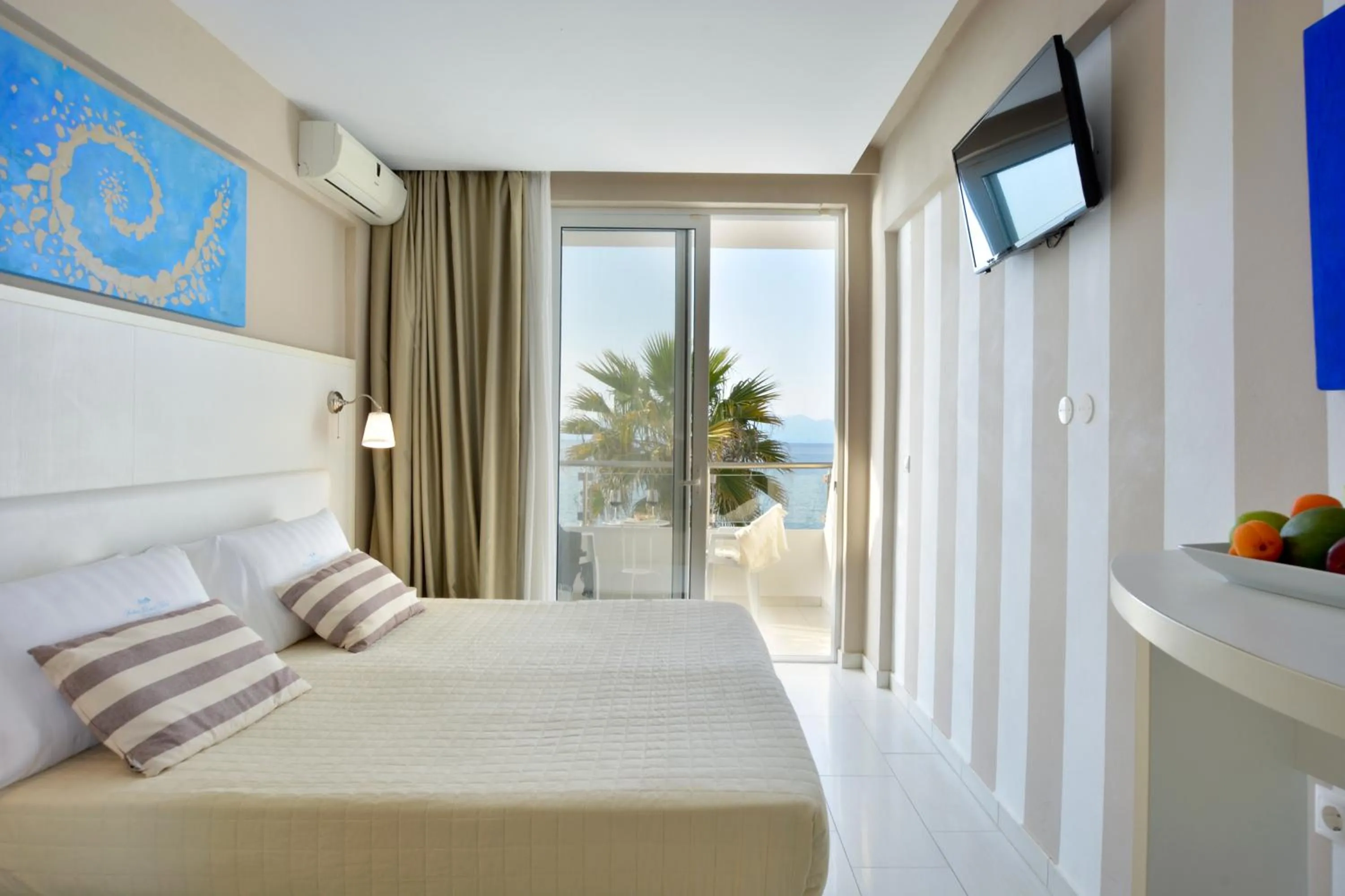 Photo of the whole room, Bed in Sidari Beach Hotel
