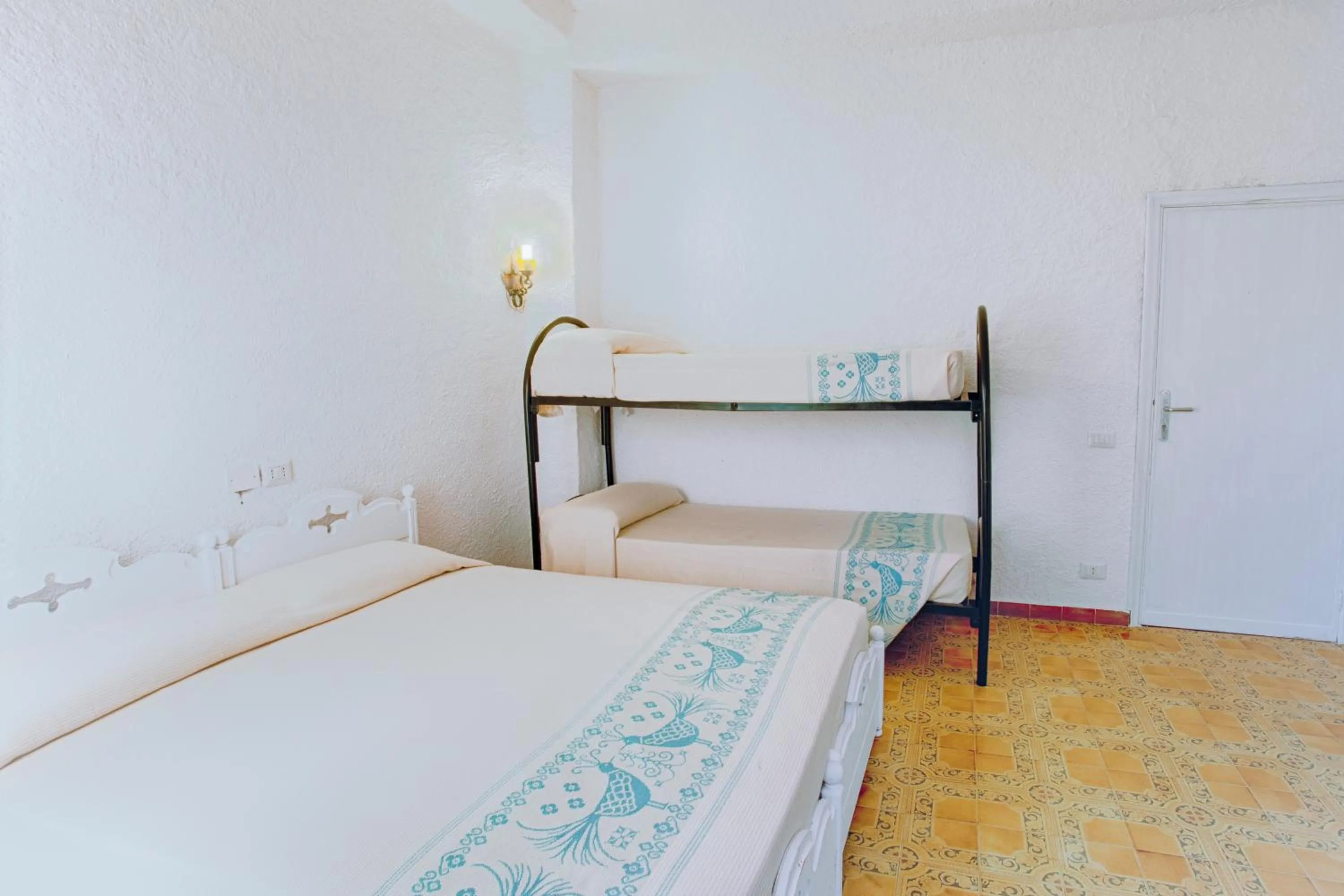 Bedroom, Bunk Bed in Hotel Al Faro