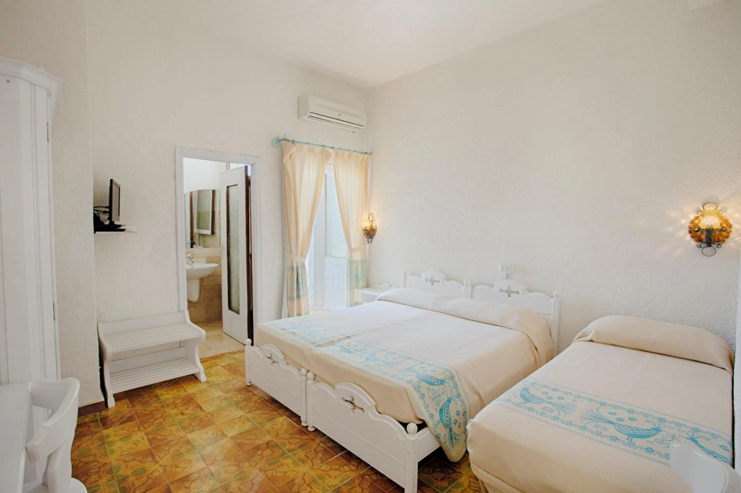 Bed in Hotel Al Faro