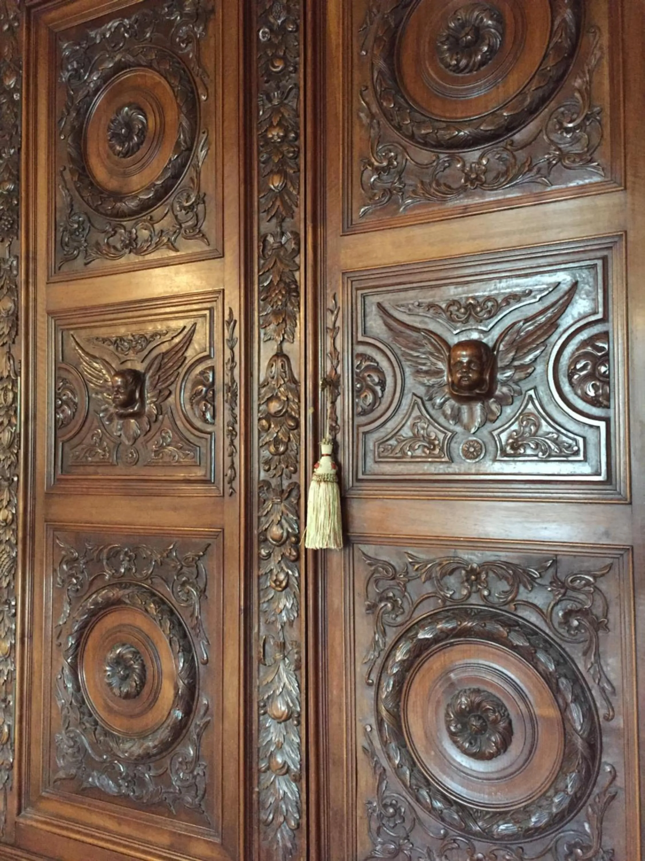 Decorative detail in Domaine des Monges