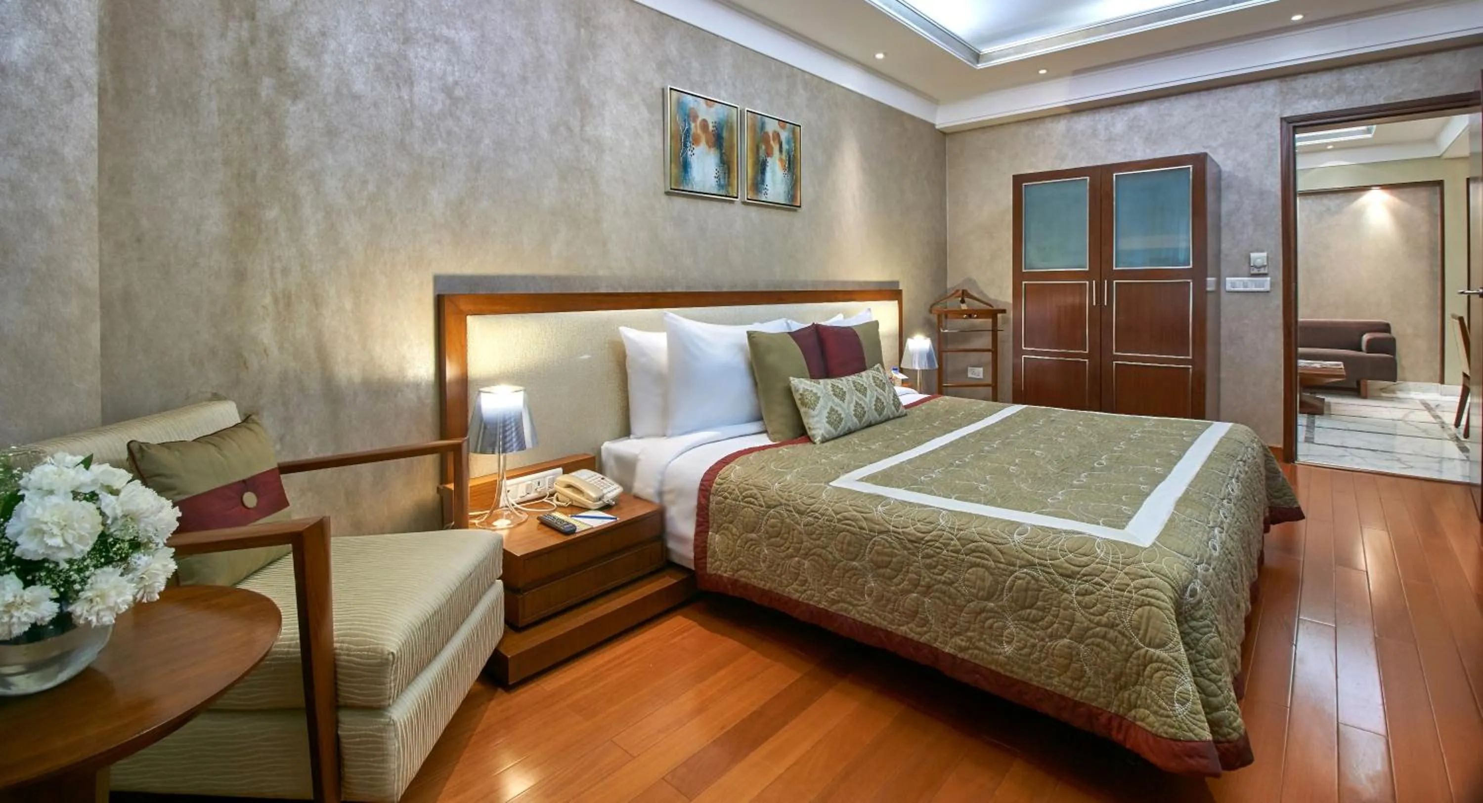 Bedroom, Bed in Jaypee Vasant Continental